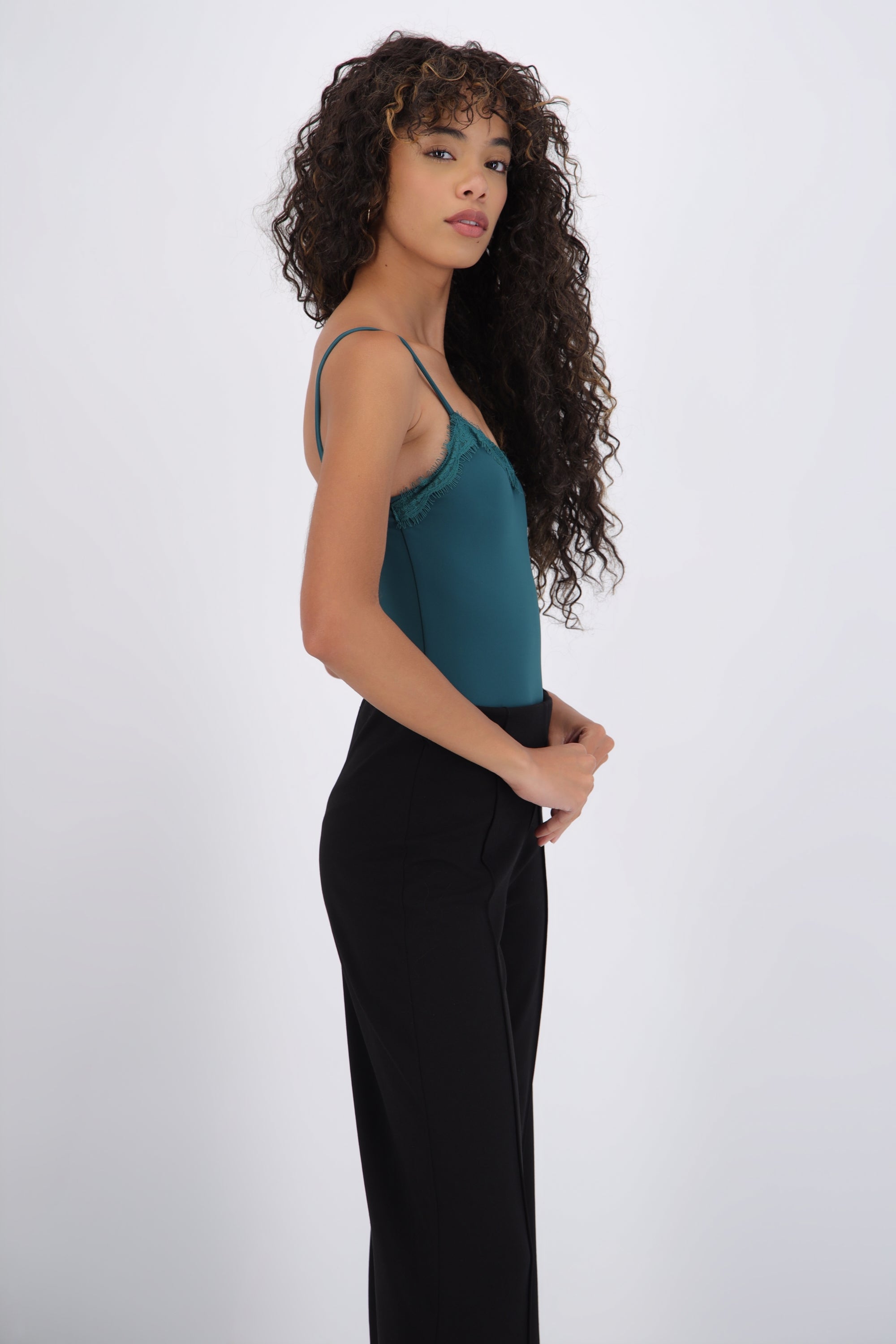 Bodysuit tirantes detalle encaje