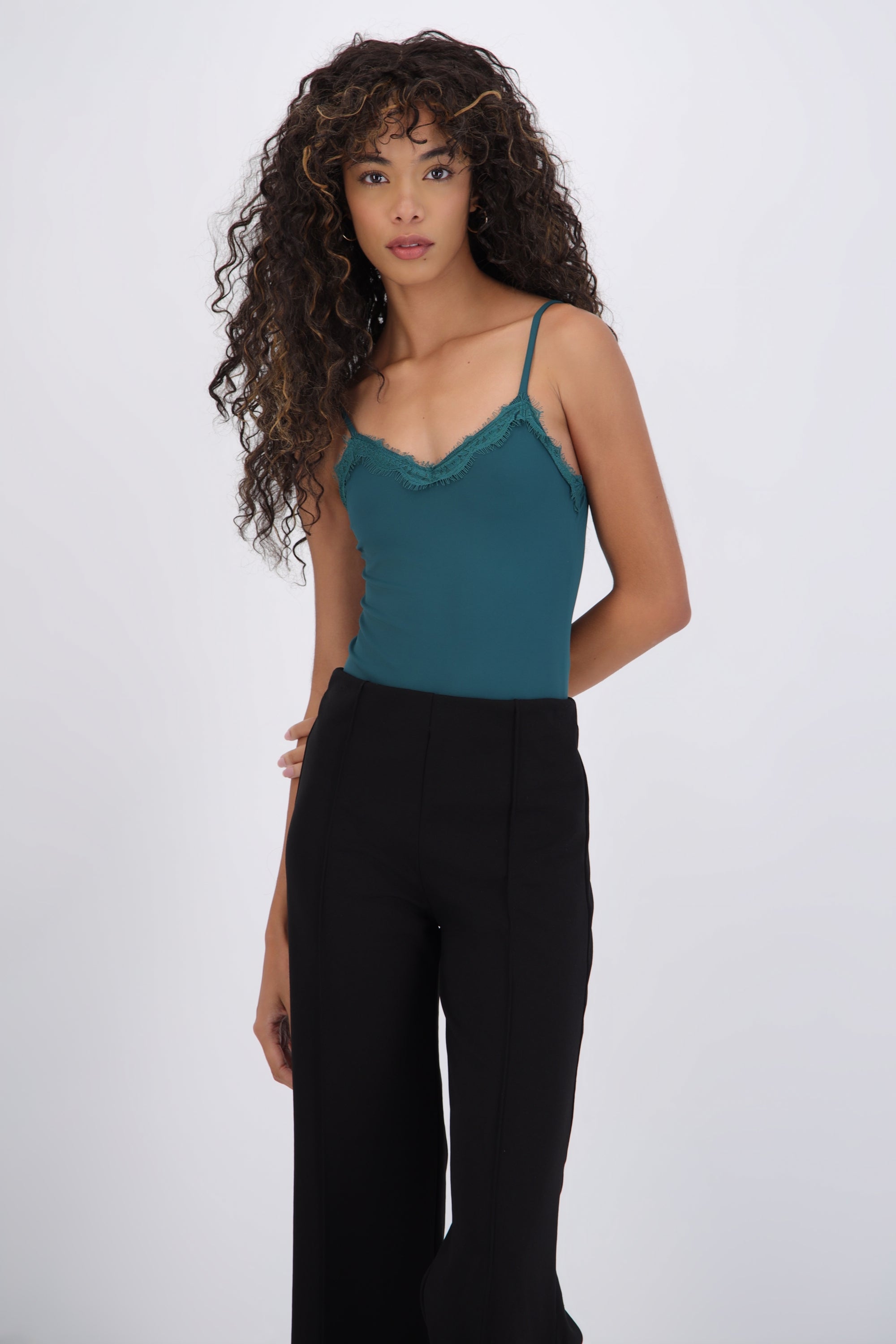 Bodysuit tirantes detalle encaje