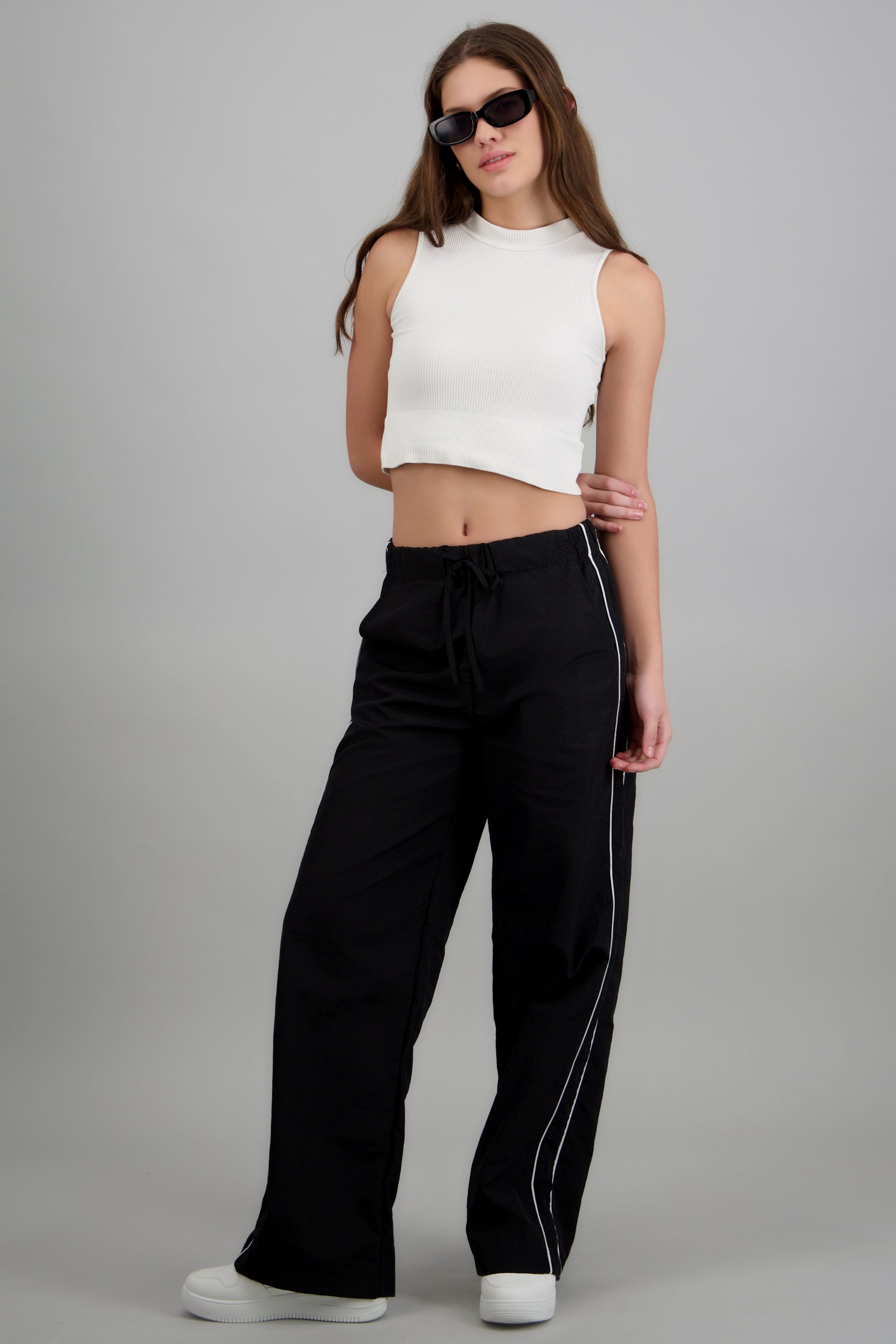 Pantalon amplio contraste linea costado NEGRO COMBO