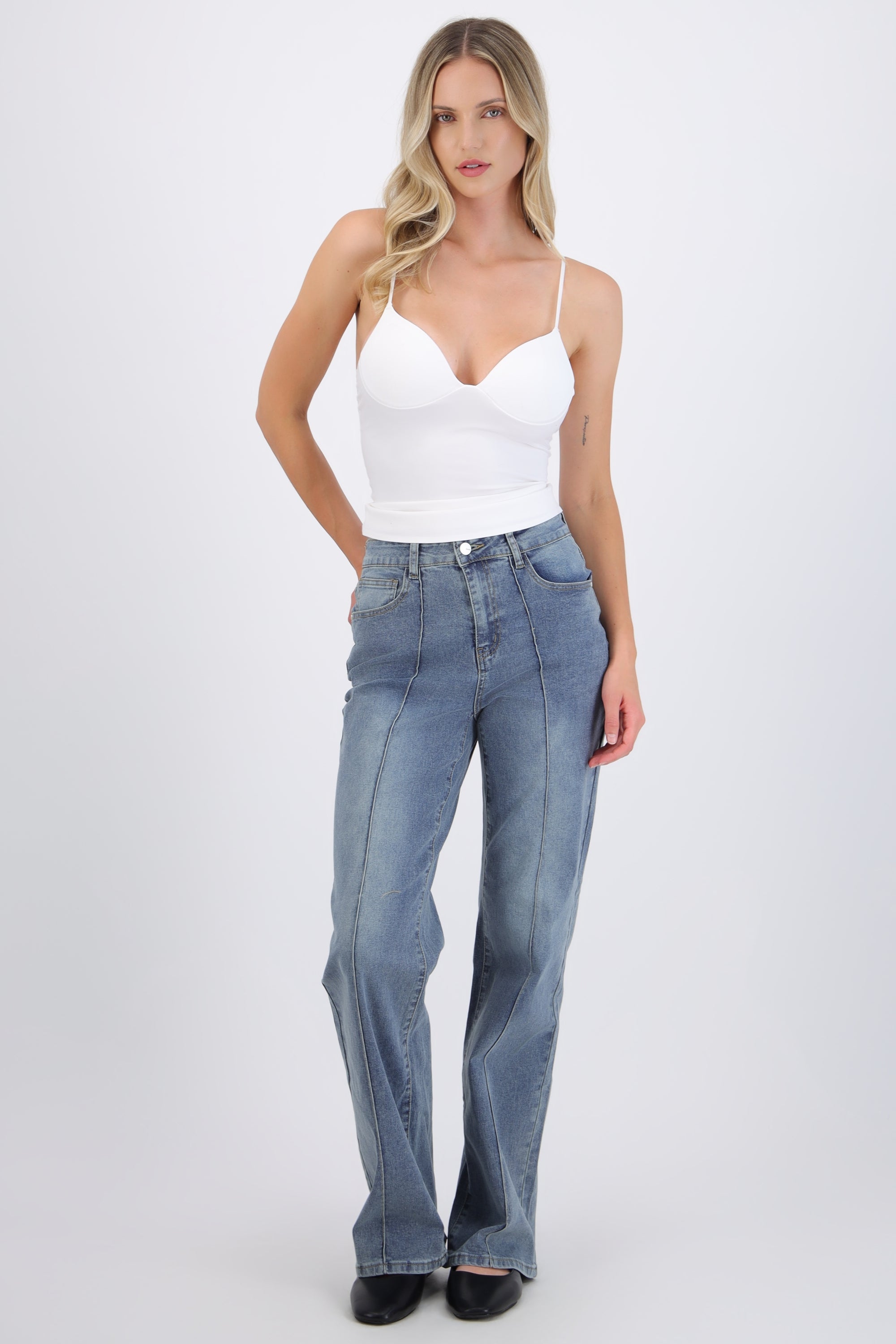Jeans wide leg dobladillo costruras