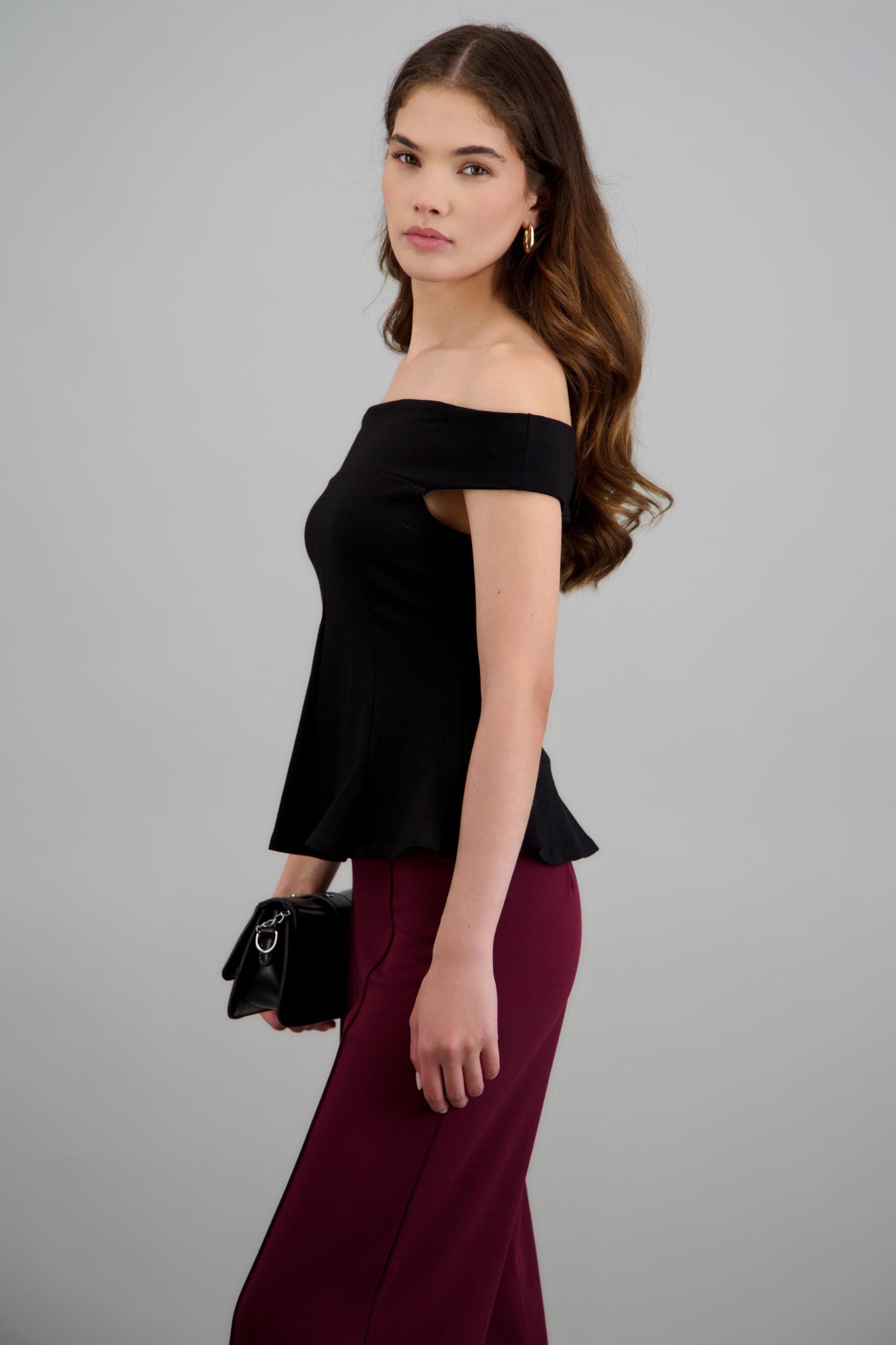 Top off shoulder peplum NEGRO