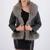 Abrigo suede detalle peluche