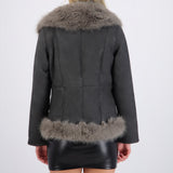 Abrigo suede detalle peluche