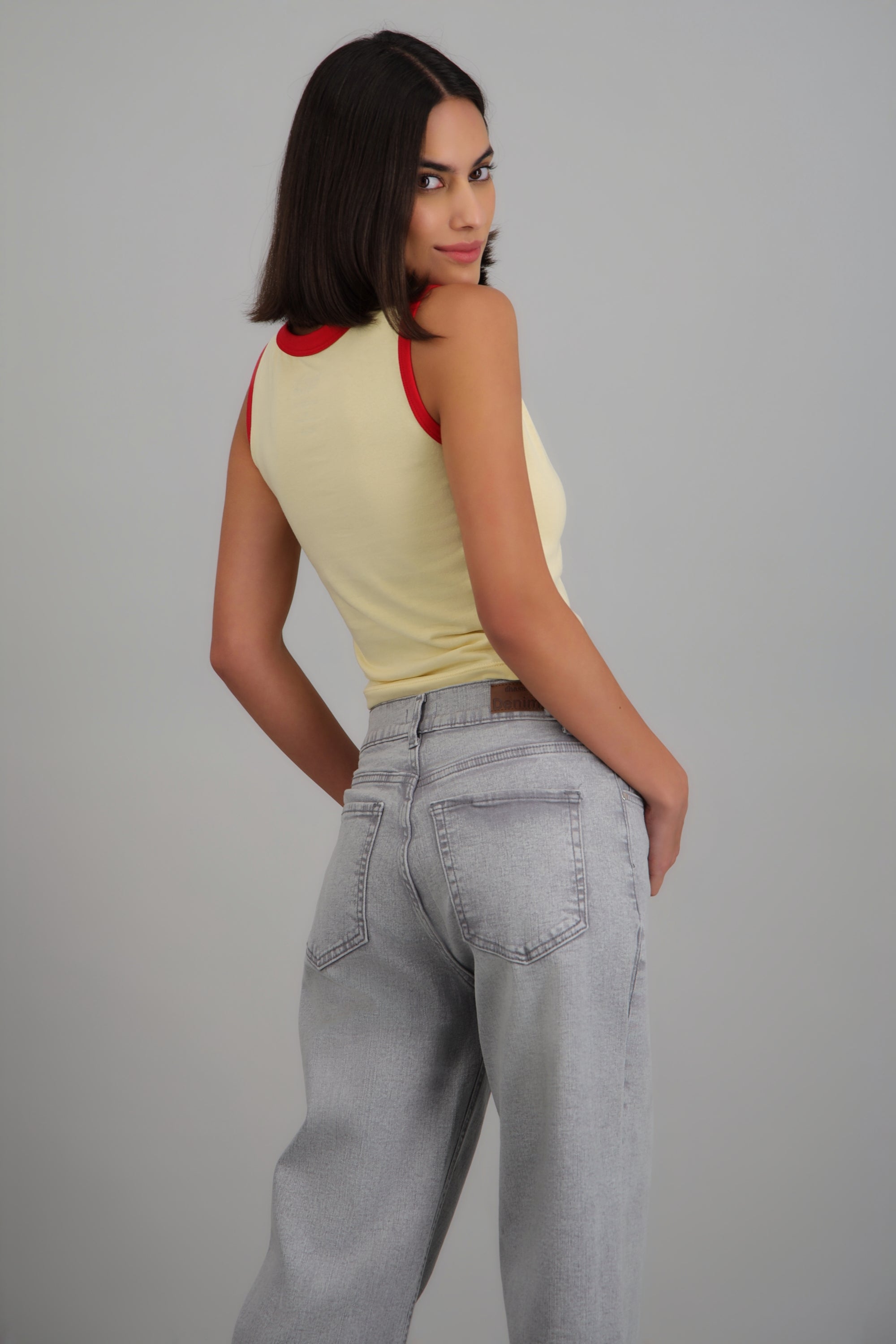 Crop sin manga Winnie Pooh AMARILLO PASTEL