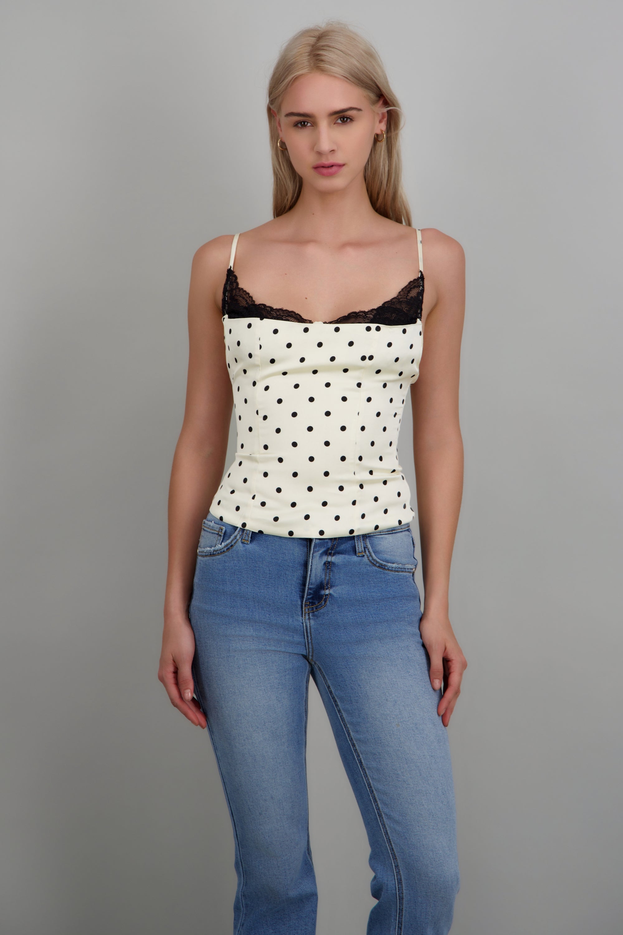 Top con corser copas polka dots CREMA