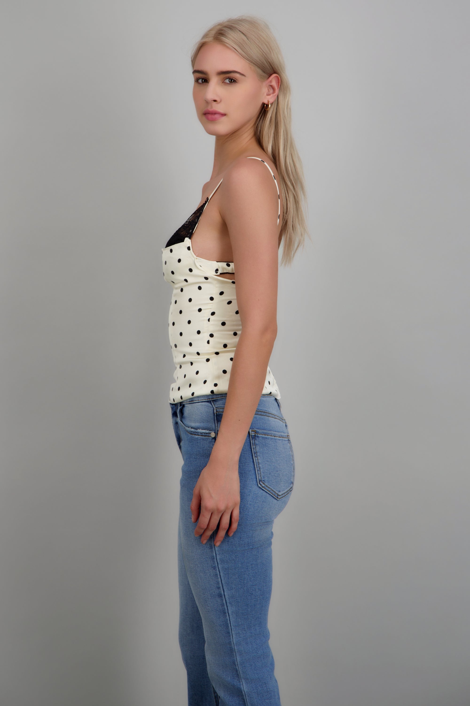 Top con corser copas polka dots CREMA