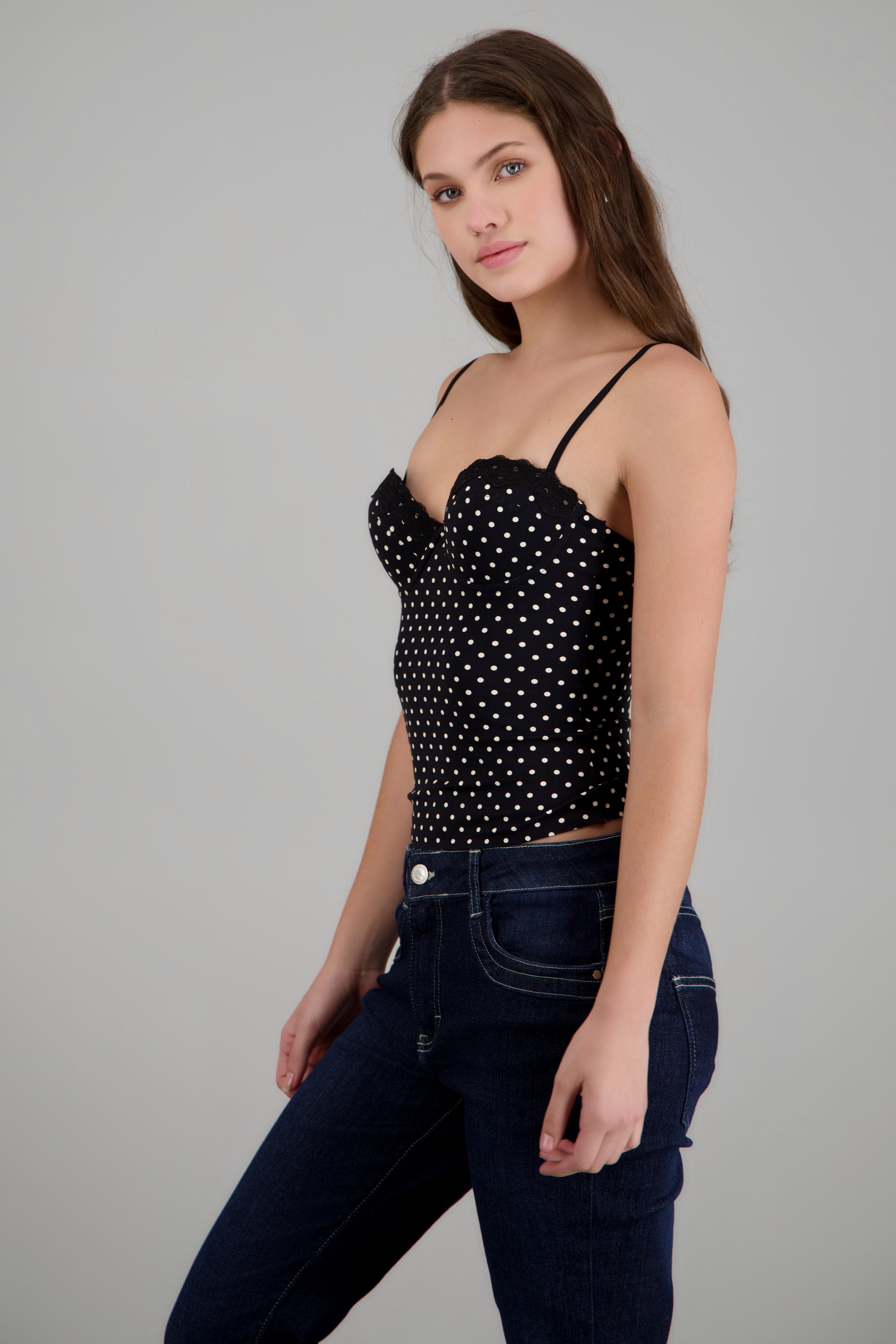 Top polka dots detalle encaje con copa NEGRO