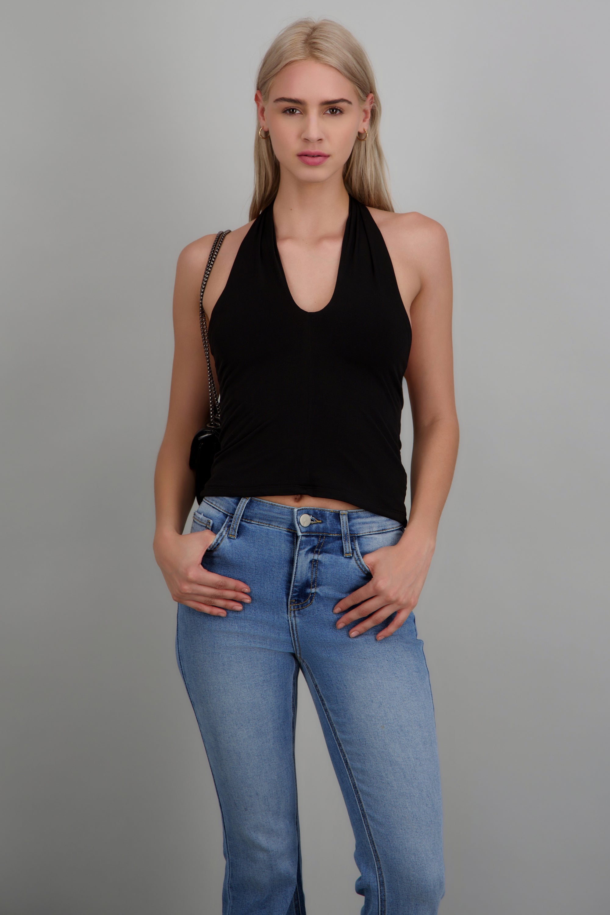 Top halter cruzado NEGRO