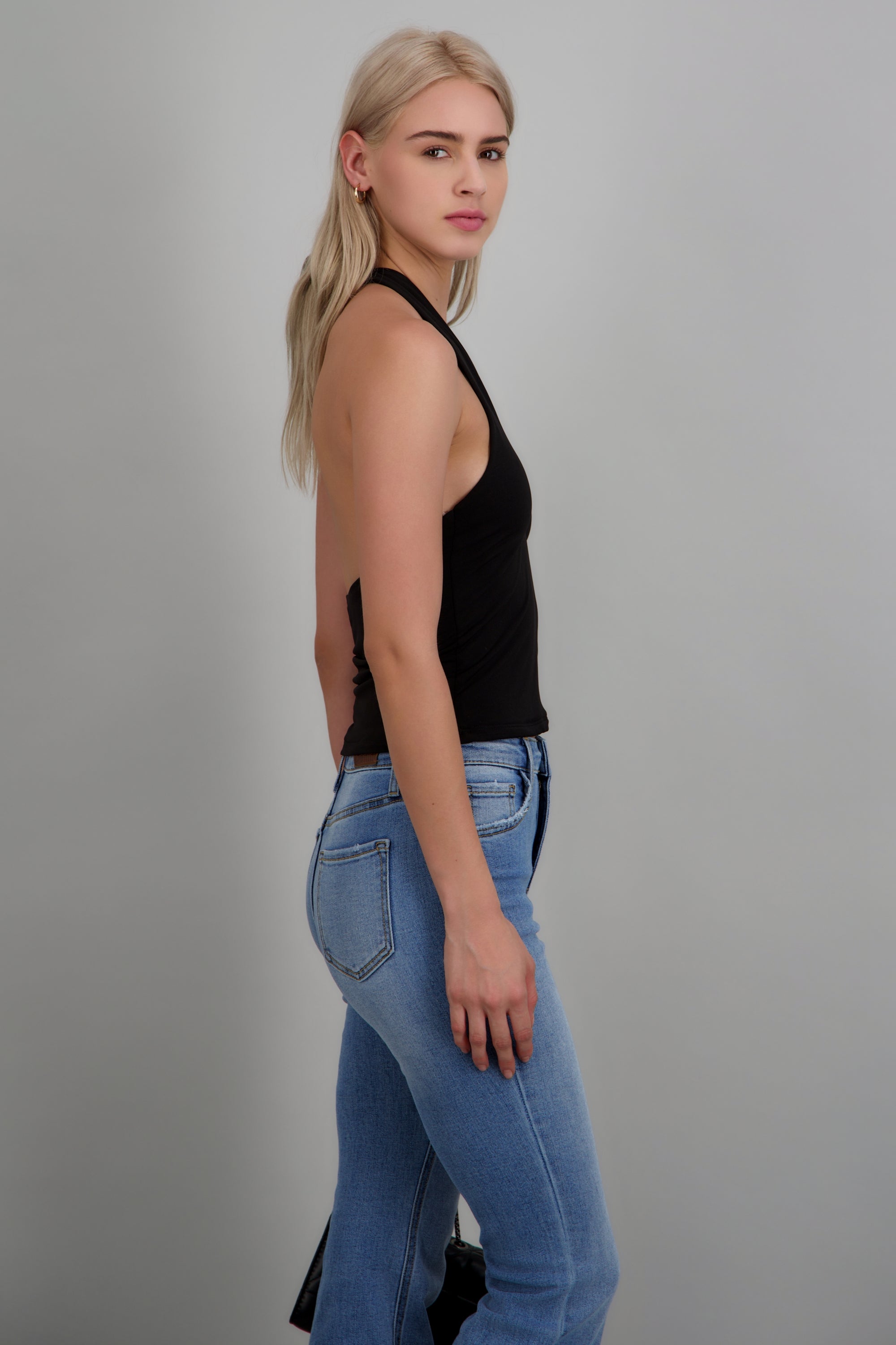 Top halter cruzado NEGRO