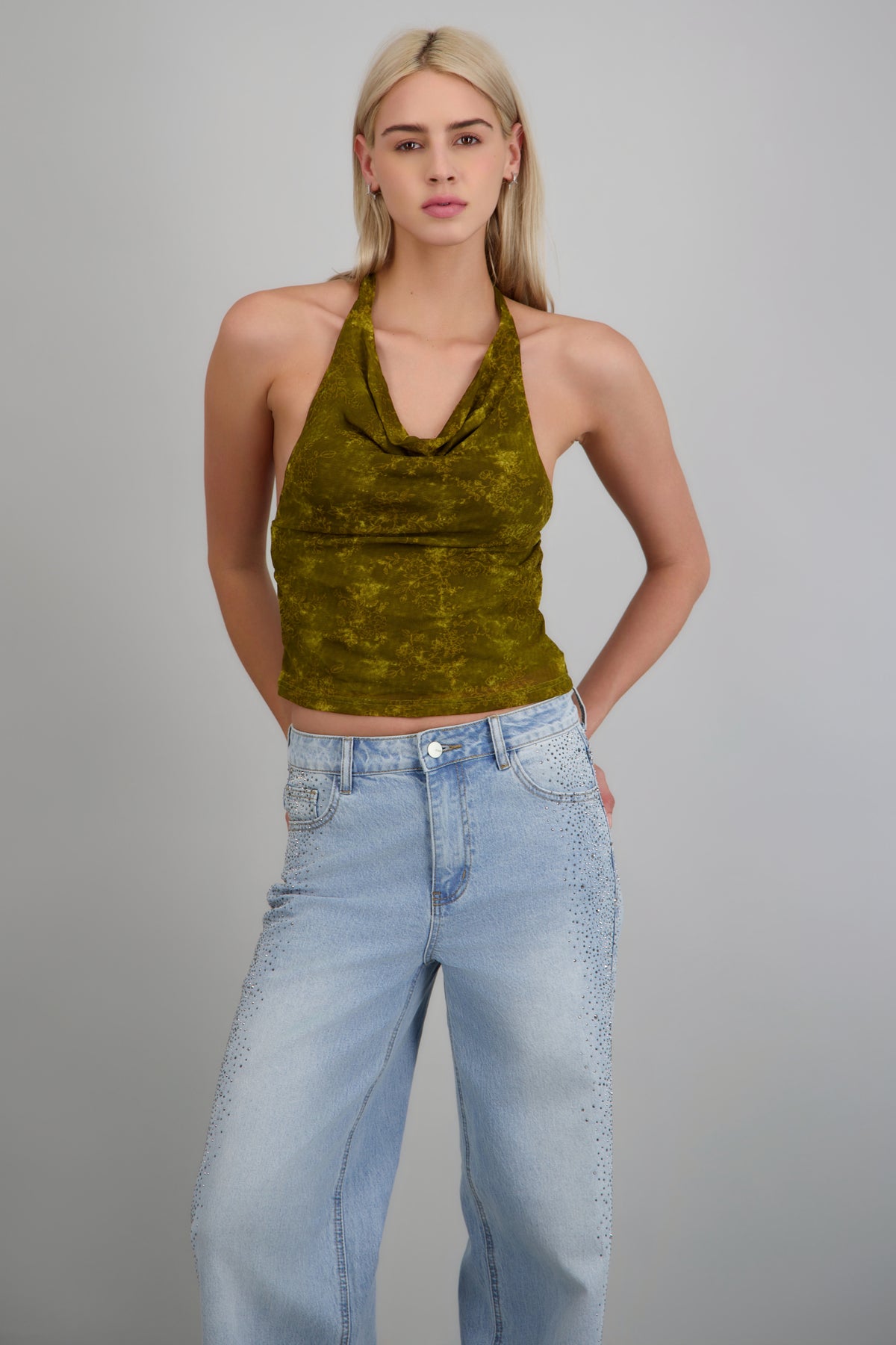 Top drapeado detalle floral VERDE PASTO