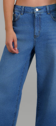MEDIUM WASH