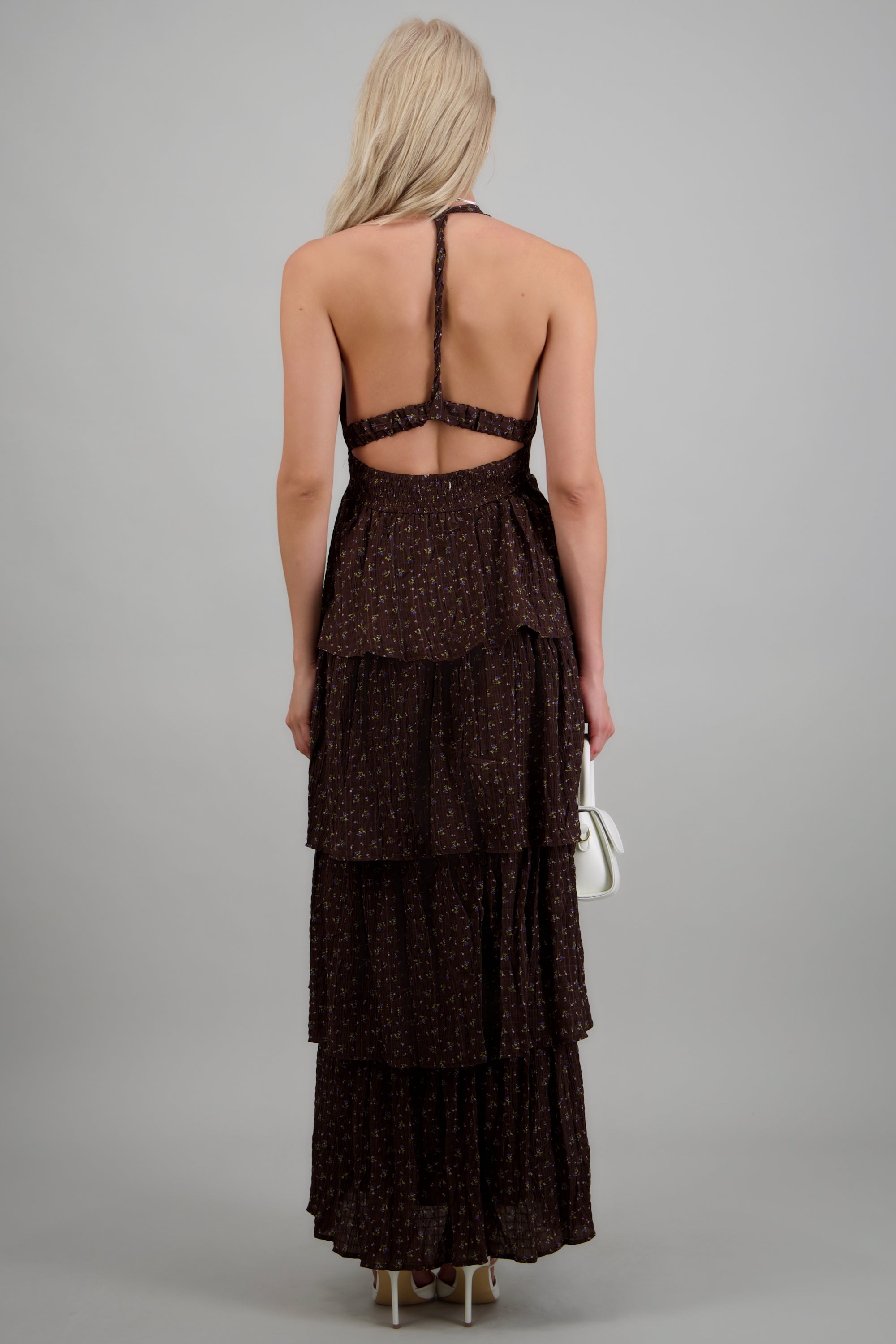 Vestido maxi halter detalle flores CHOCOLATE