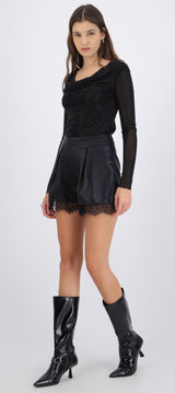 Short PU detalle encaje