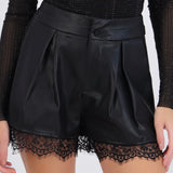 Short PU detalle encaje