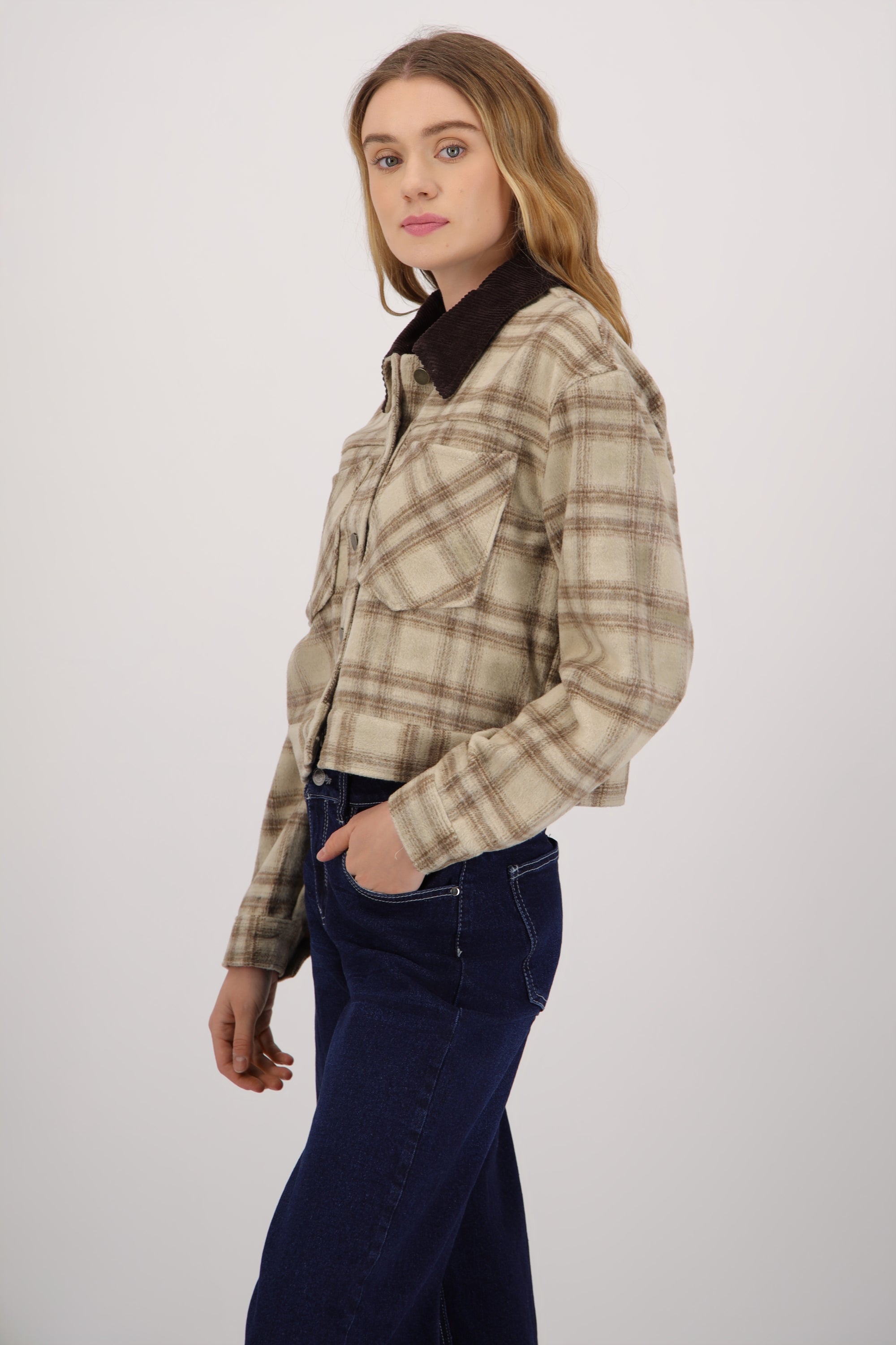 Bomber cuadros cuello contraste CREMA