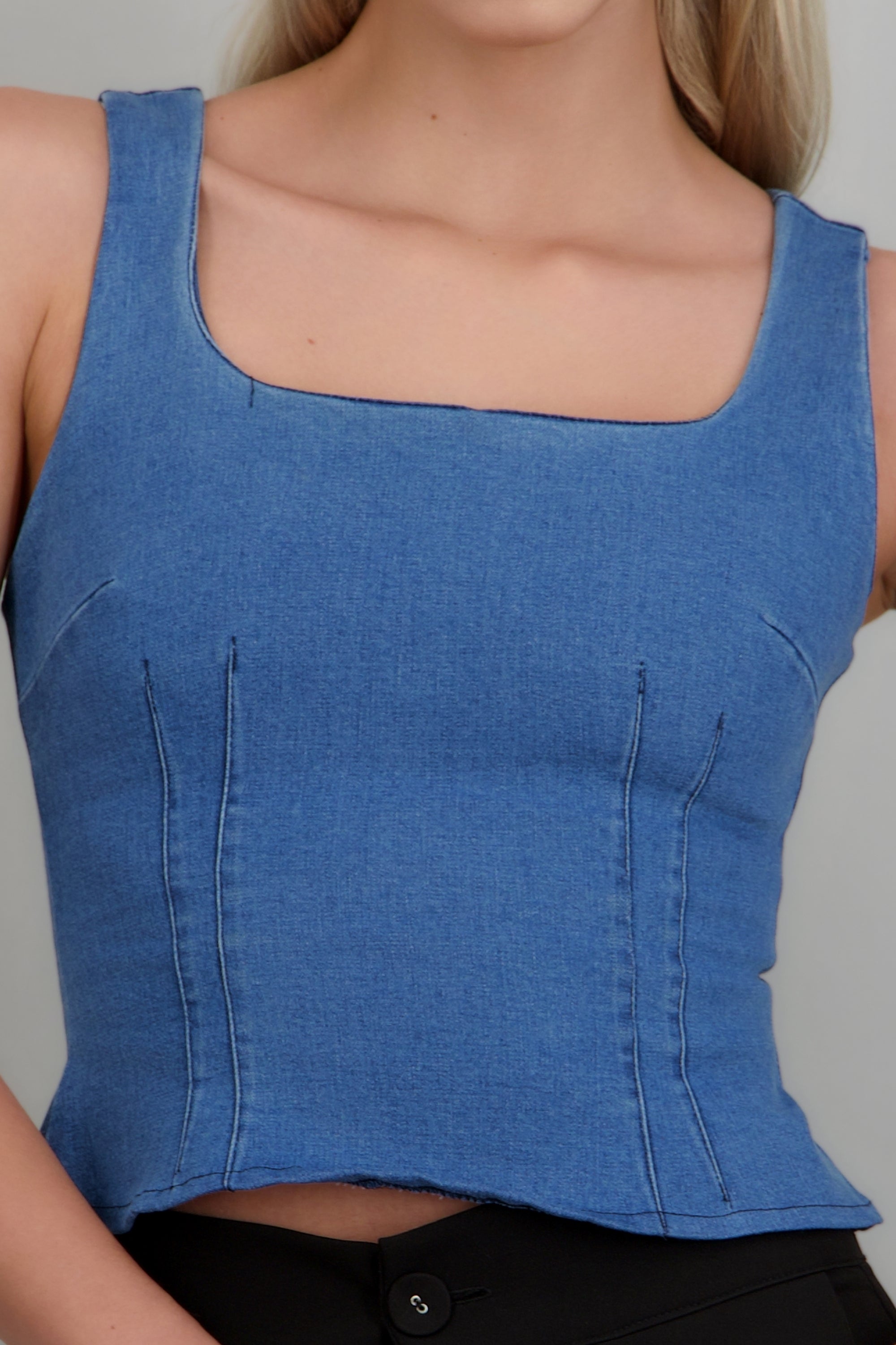 top ajustado denim MEDIUM WASH