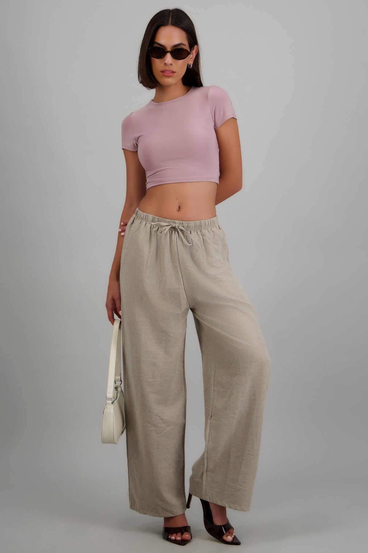 Pantolón liso bolsas BEIGE