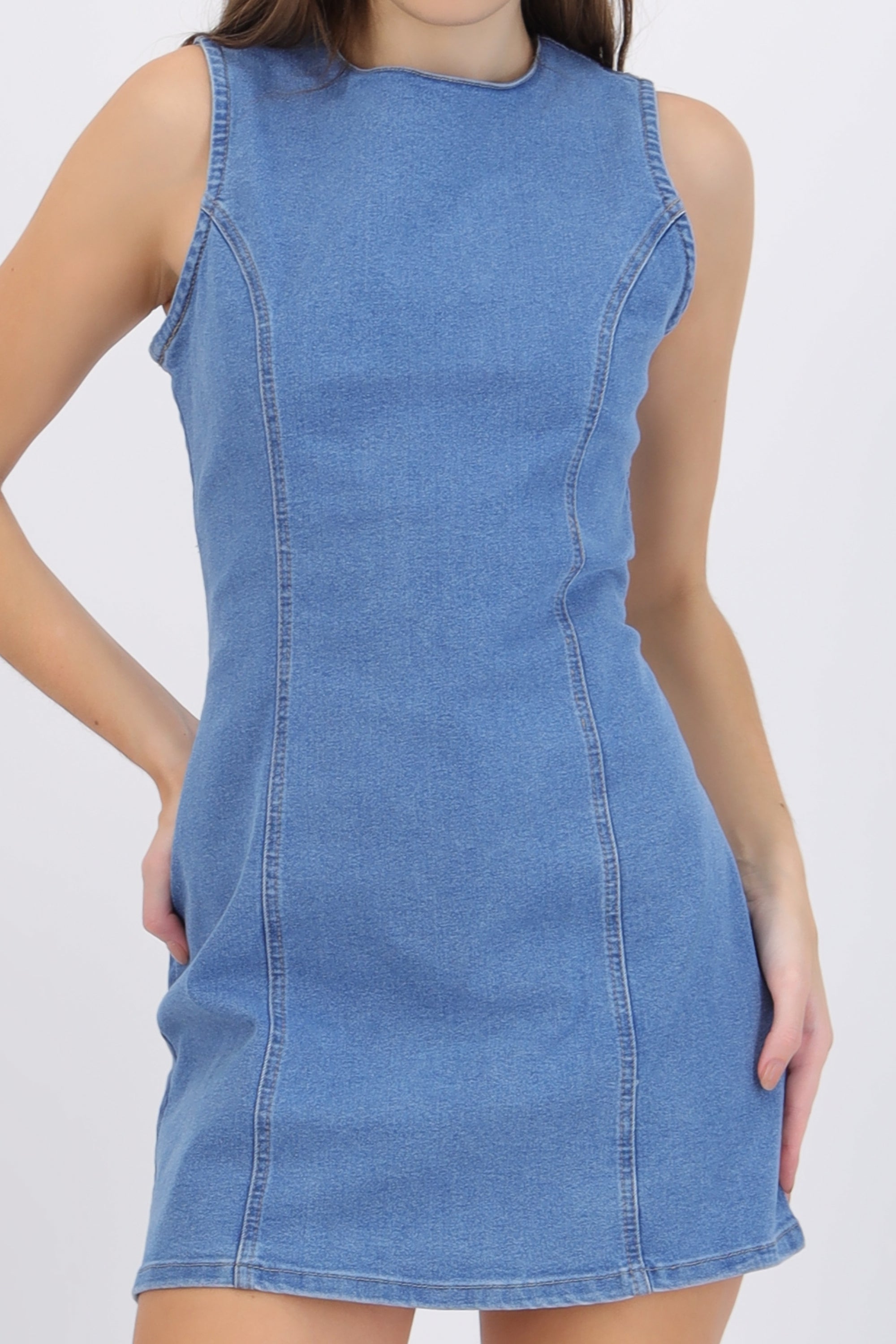 Vestido básico zipper trasero