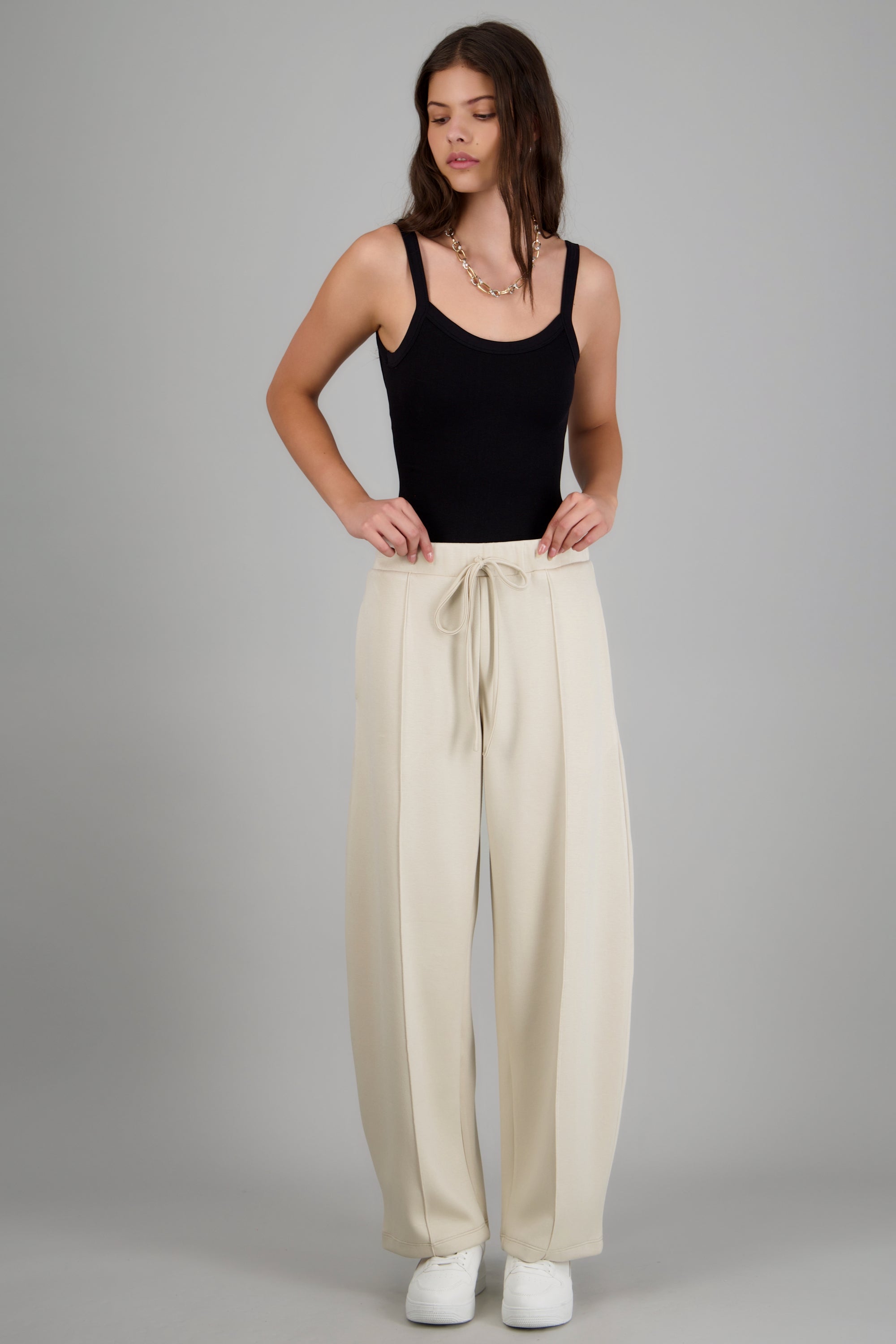 Pantalon recto modal detalle pretina HUESO