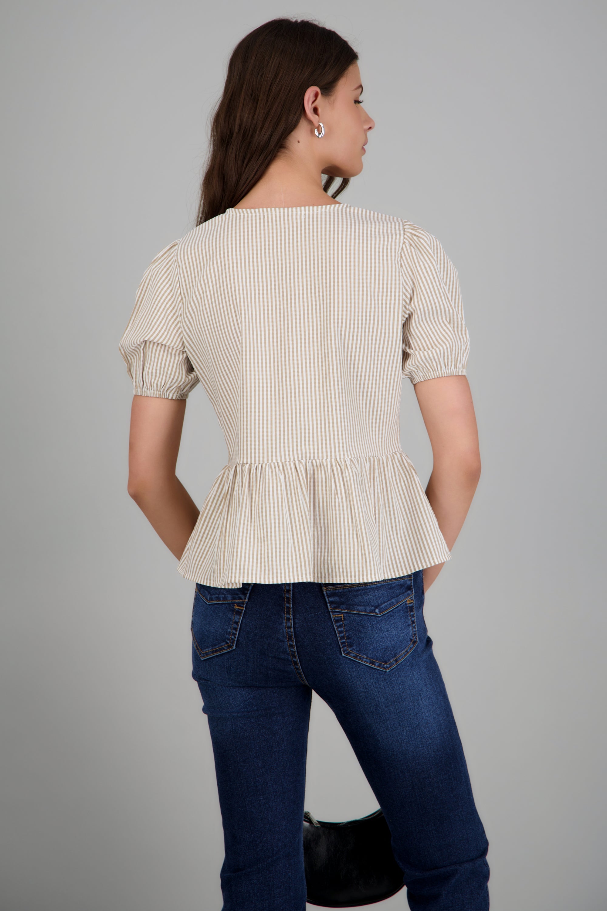 Blusa manga corta detalle moños BEIGE