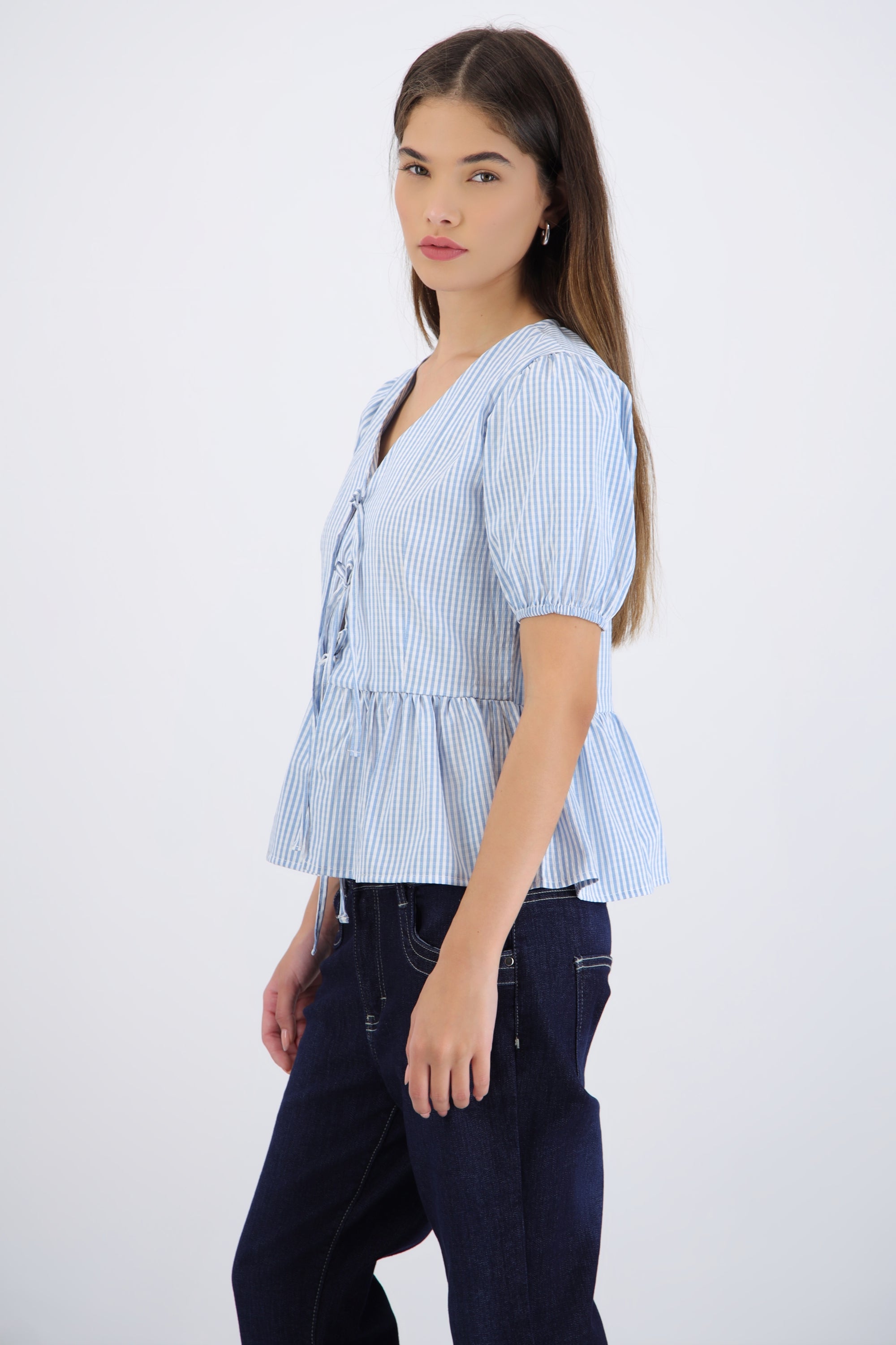 Blusa manga corta detalle moños