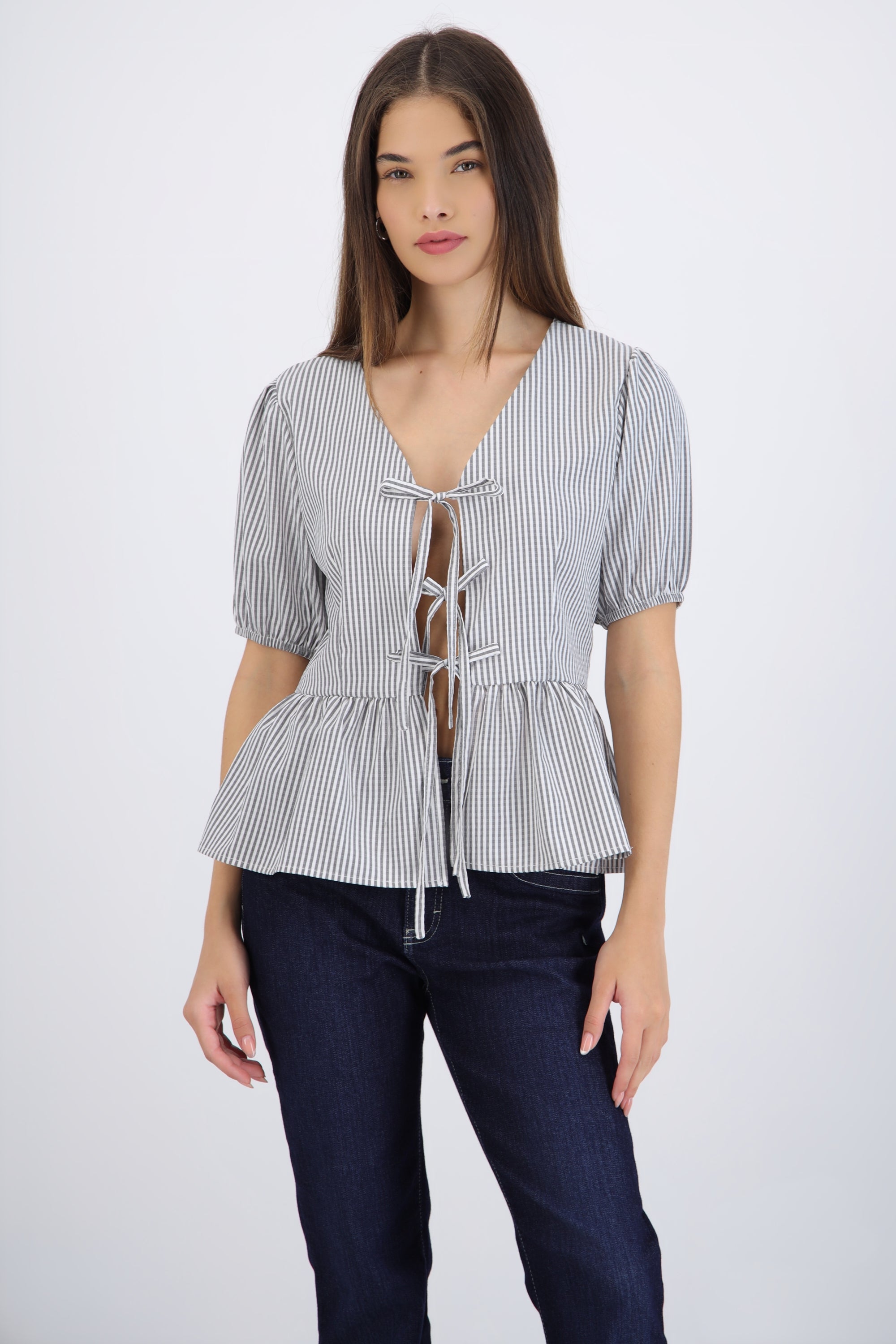 Blusa manga corta detalle moños