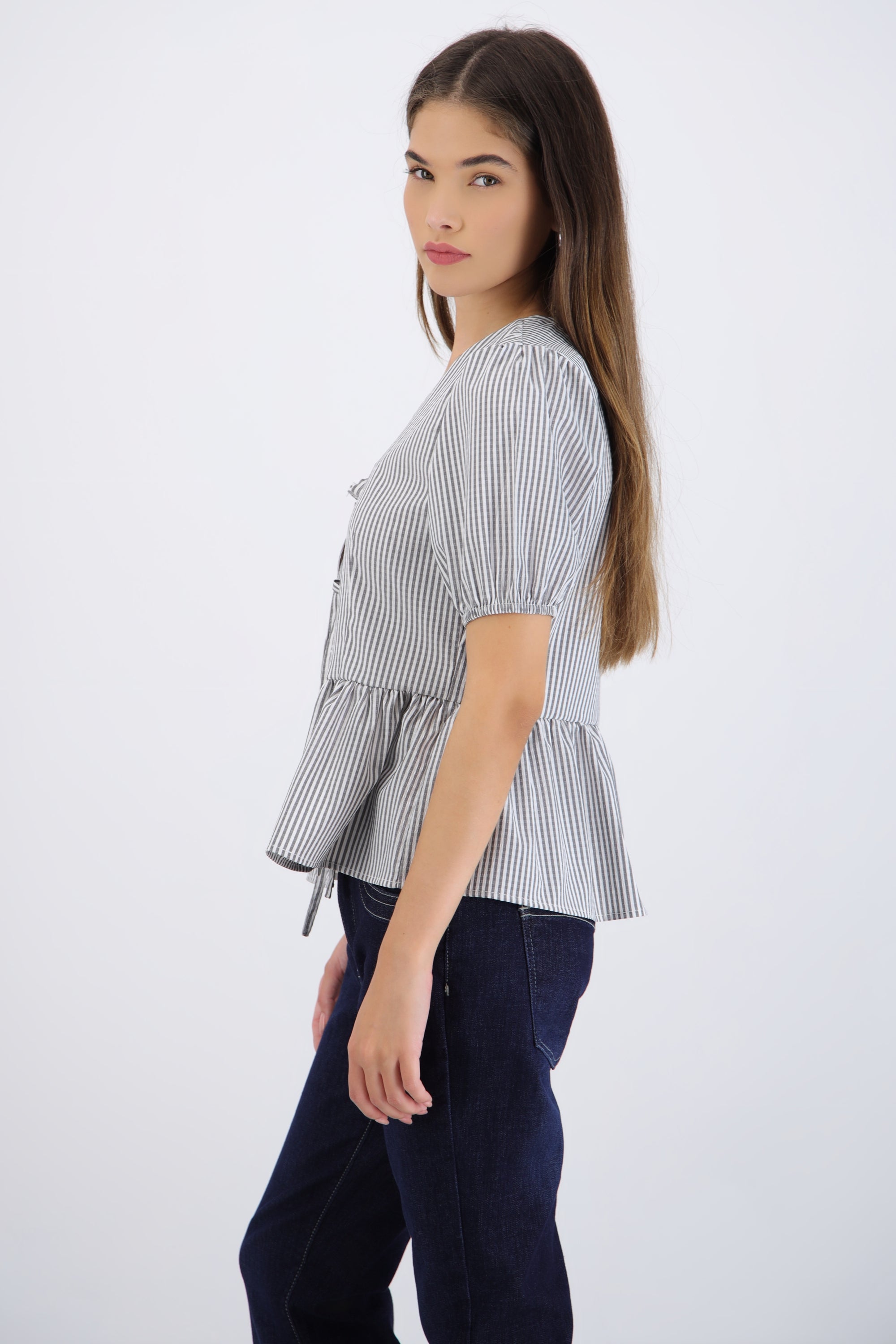 Blusa manga corta detalle moños