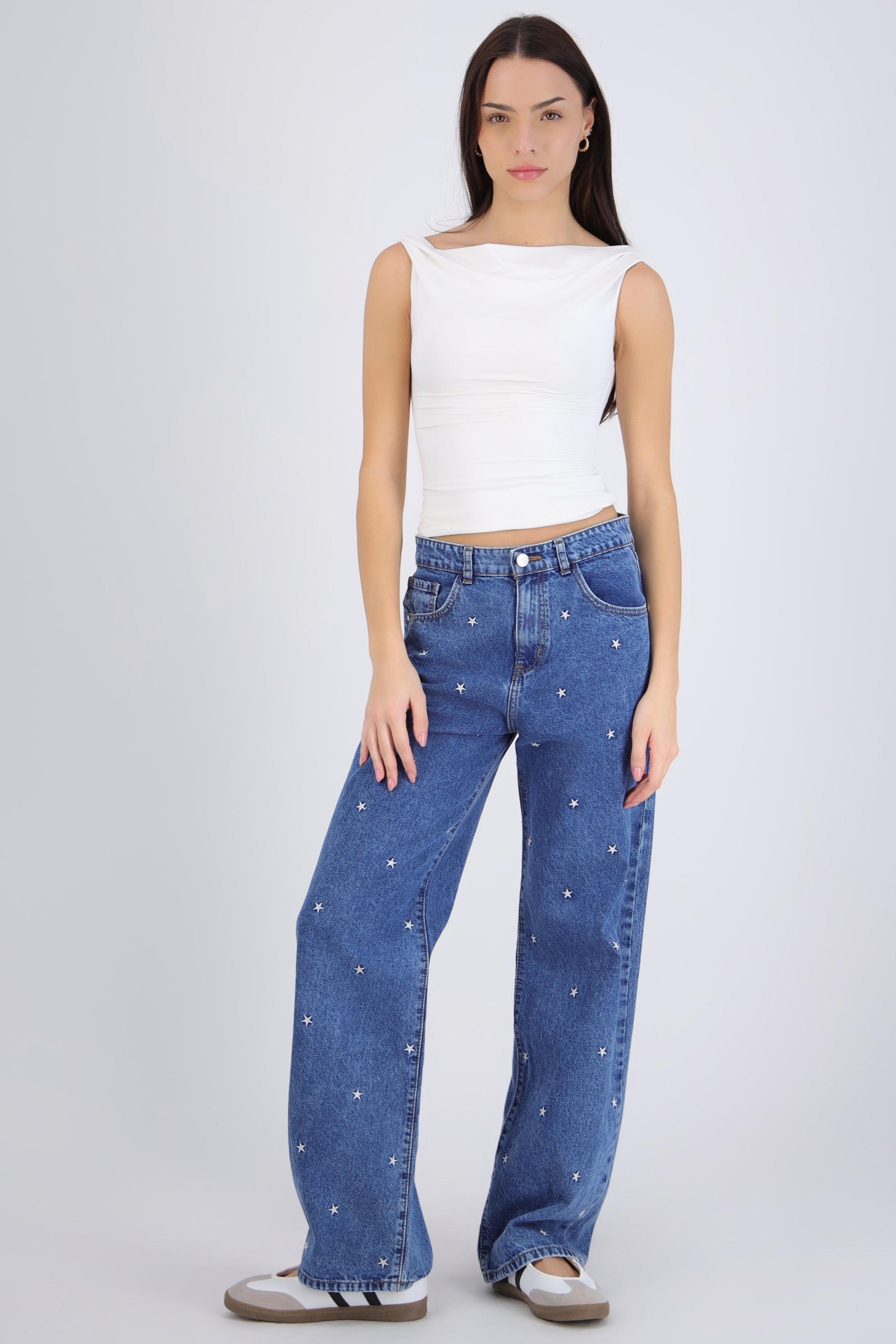 Jeans wide leg estrellas bordadas