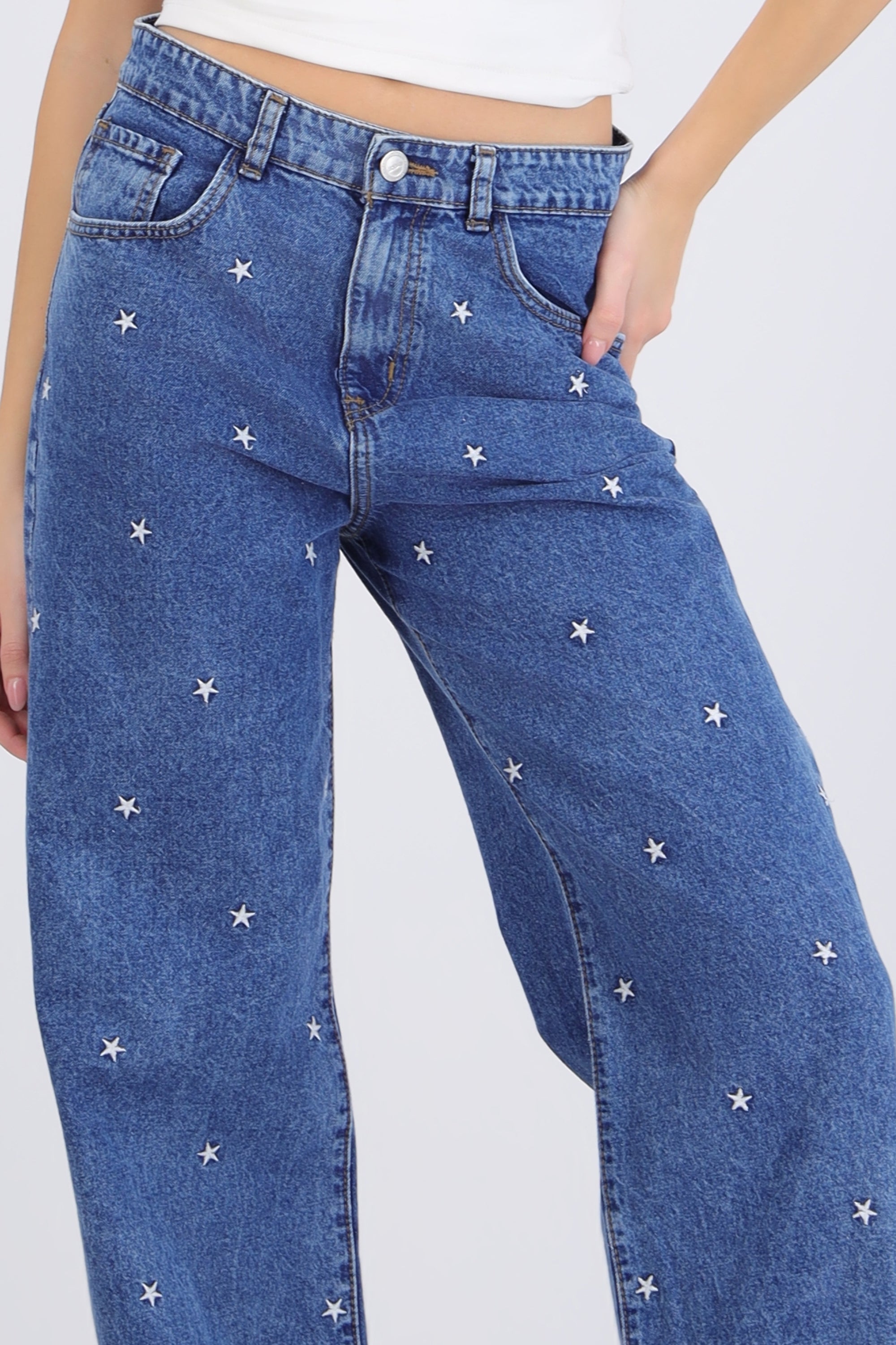 Jeans wide leg estrellas bordadas