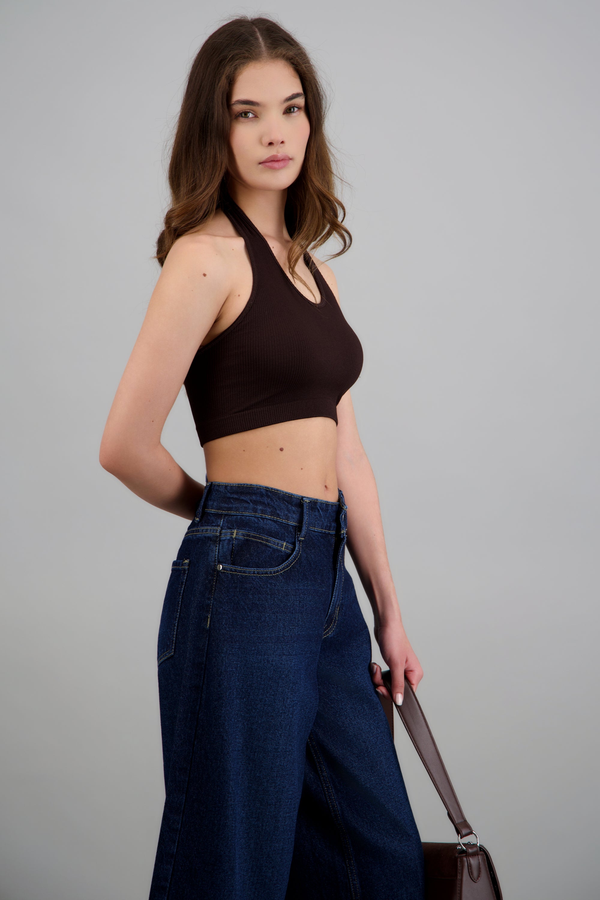 Top halter detalle rib CHOCOLATE