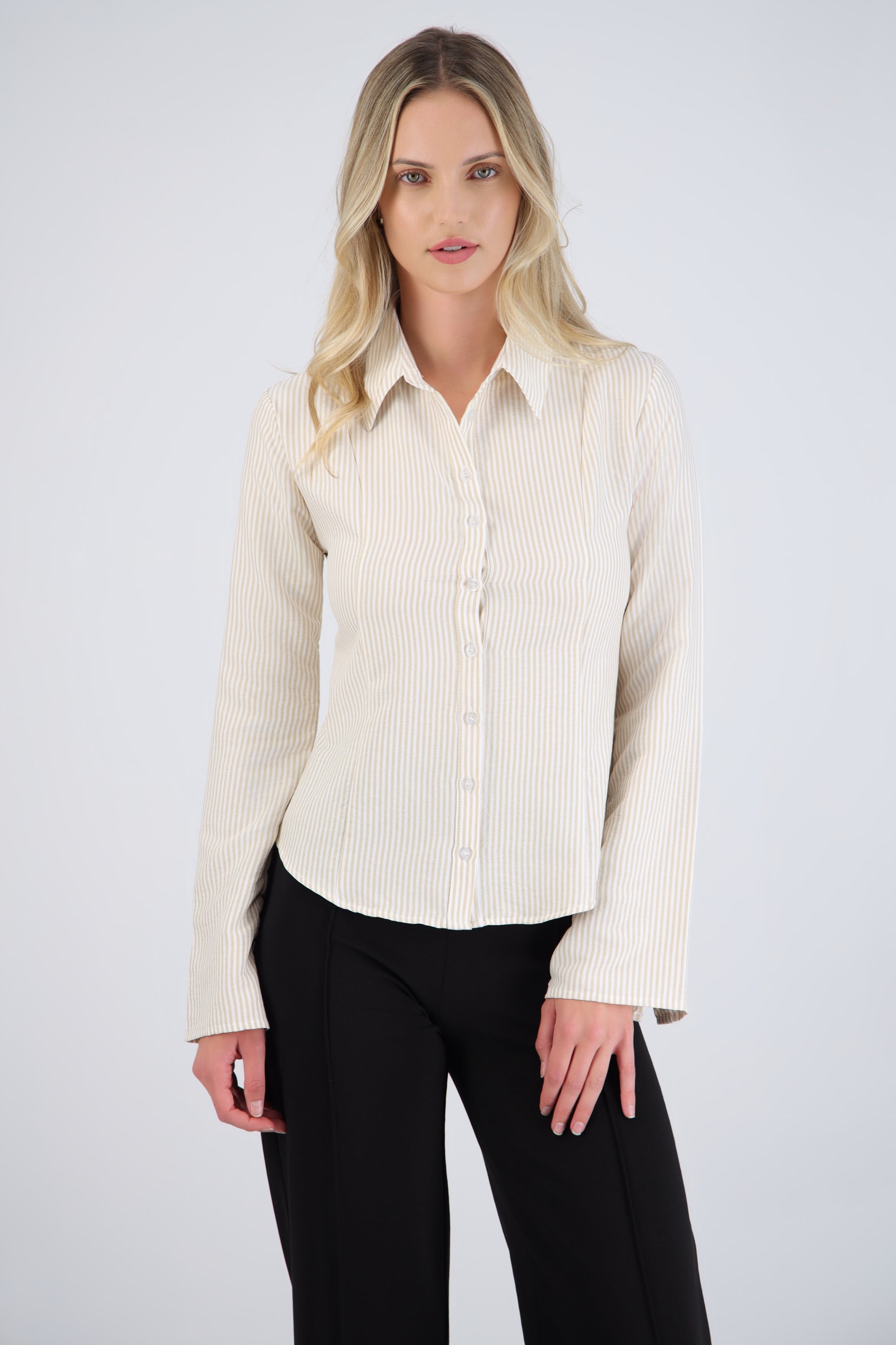 Camisa rayada detalle mangas amplias