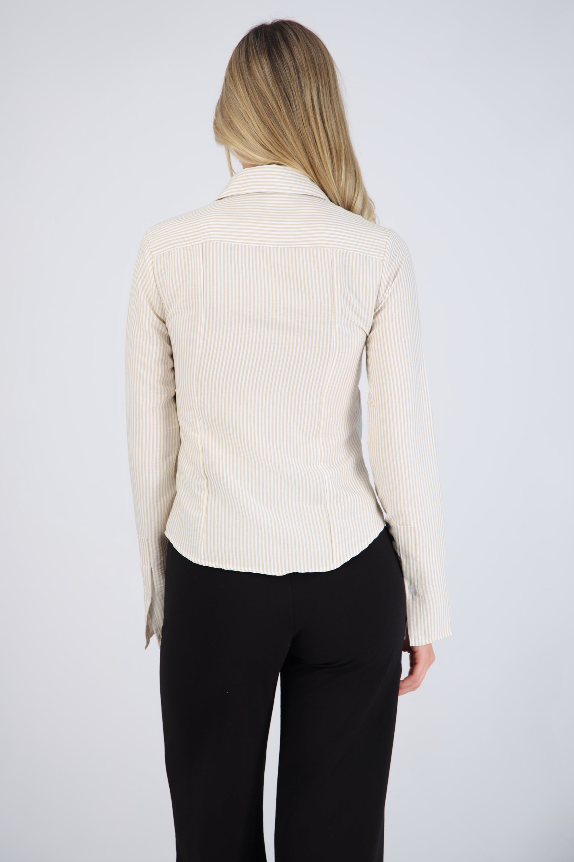 Camisa rayada detalle mangas amplias