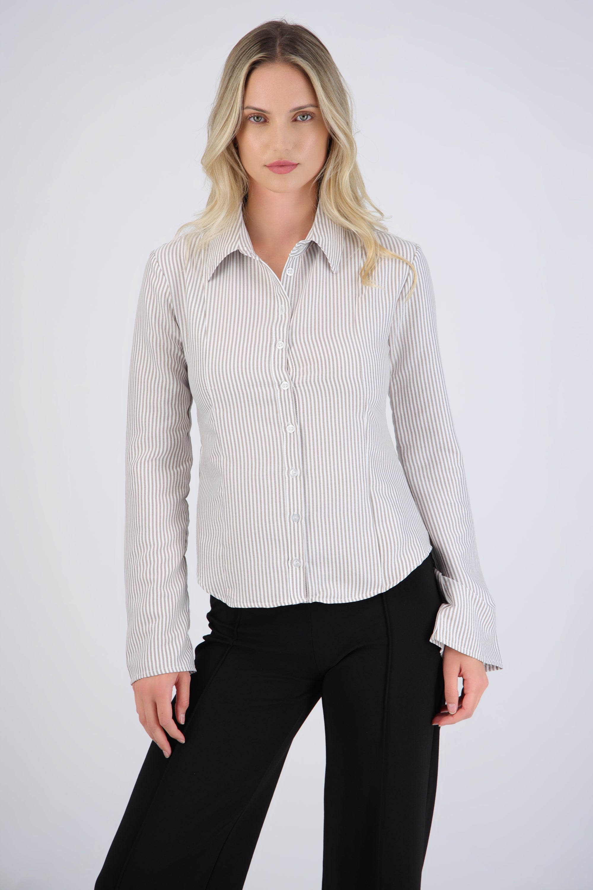 Camisa rayada detalle mangas amplias