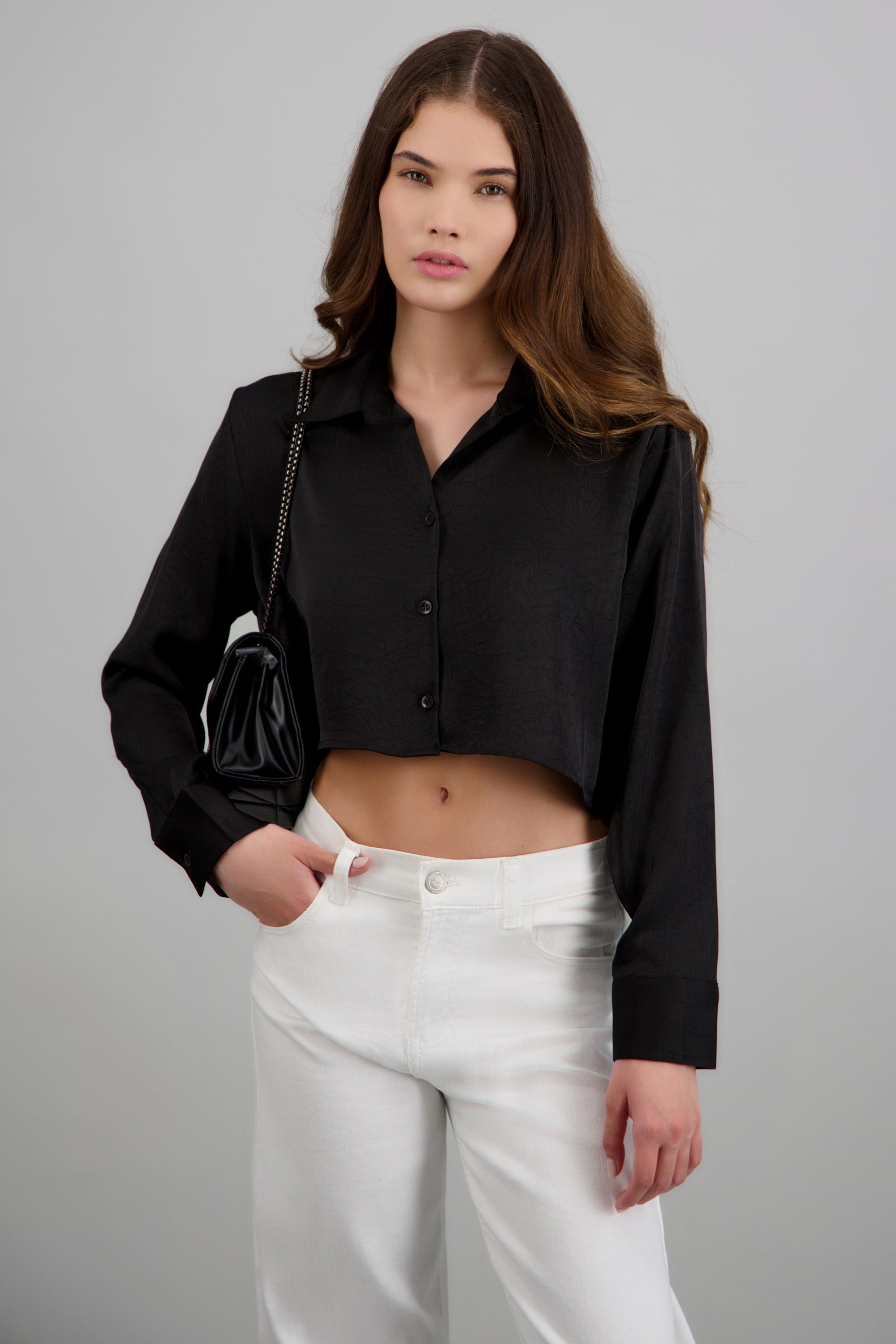 Camisa lisa crop NEGRO