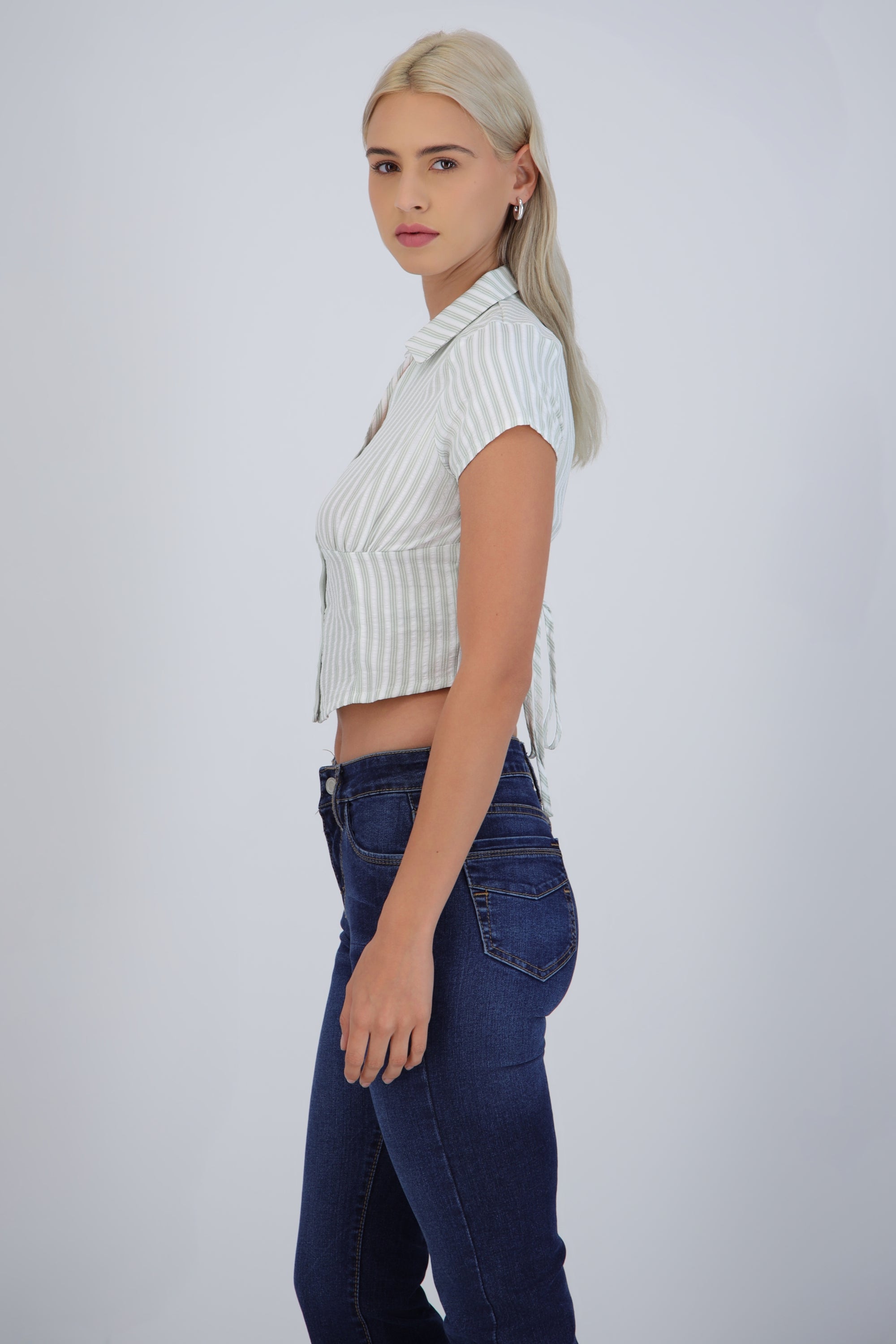 Camisa corta sin mangas detalle corte