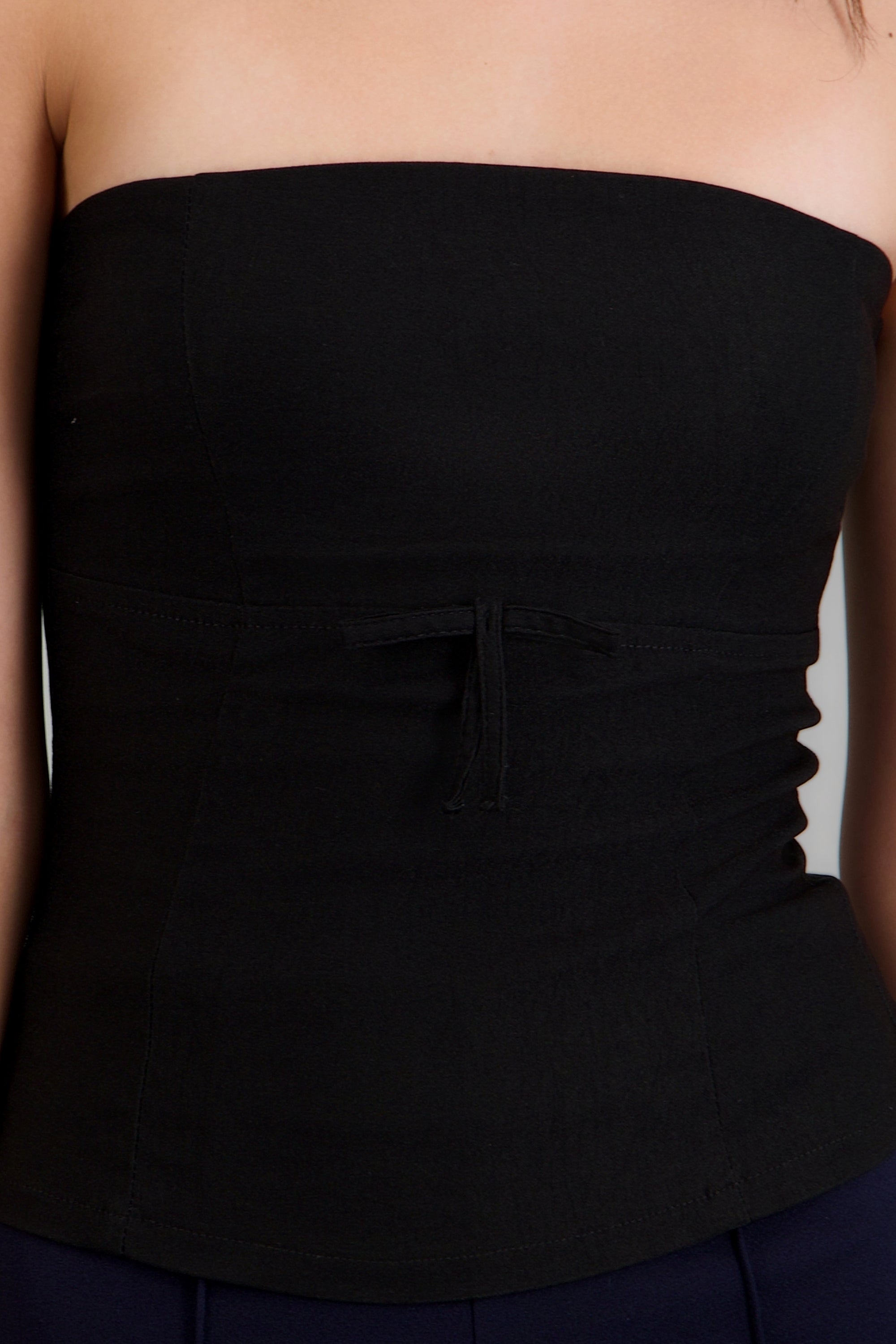 Top strapless detalle moño NEGRO