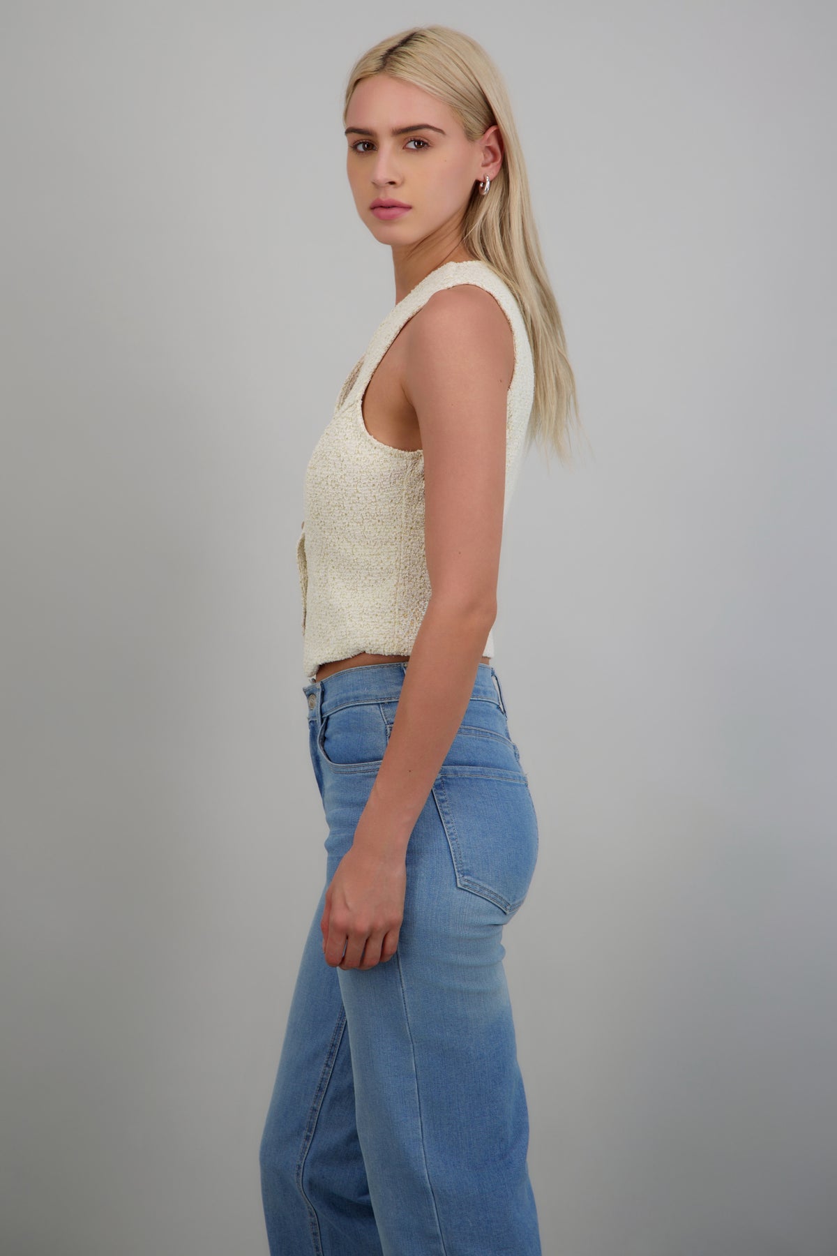 Top tipo chaleco tweed con botones HUESO COMBO