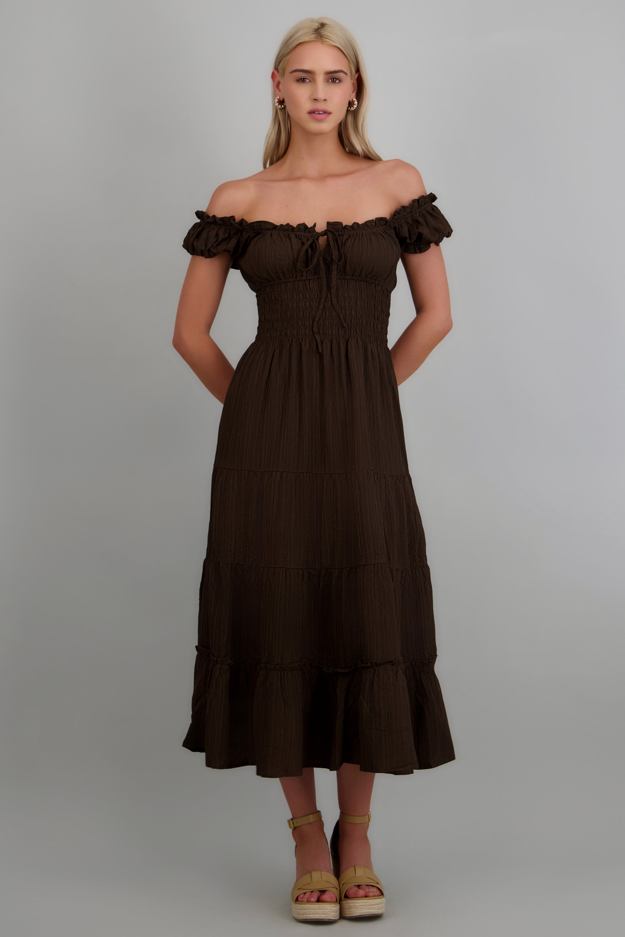 Vestido off shoulder det smock CHOCOLATE