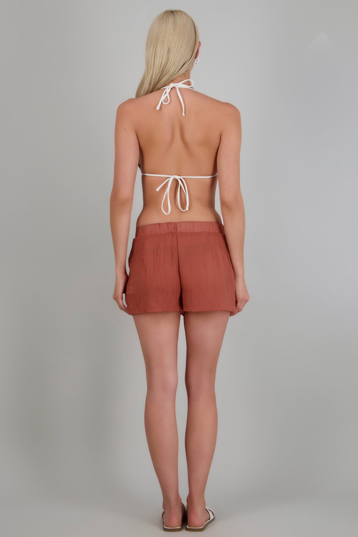 Short liso con textura LADRILLO