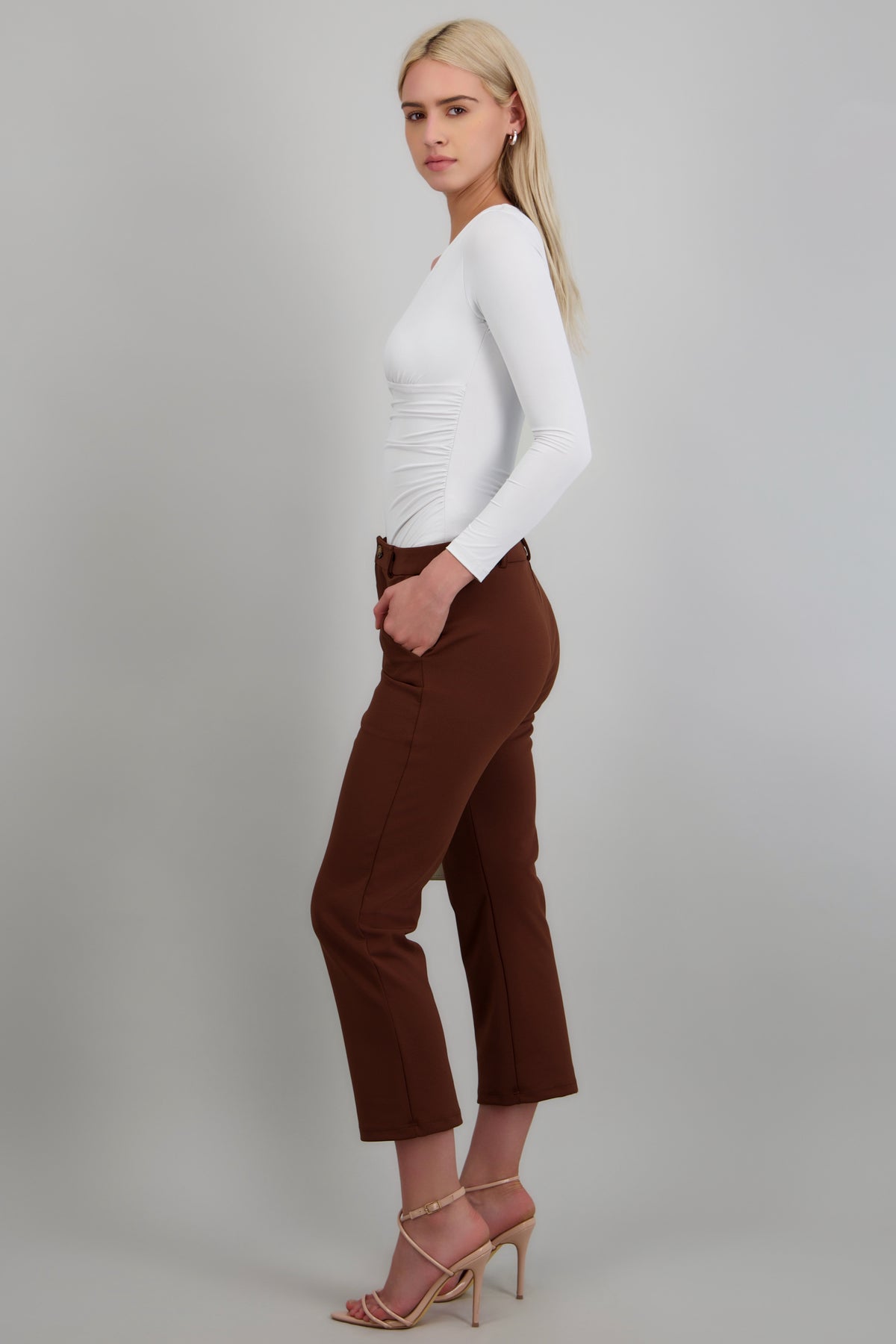 Pantalon basico recto CHOCOLATE