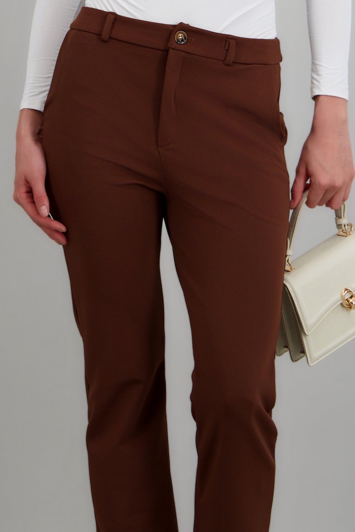 Pantalon basico recto CHOCOLATE