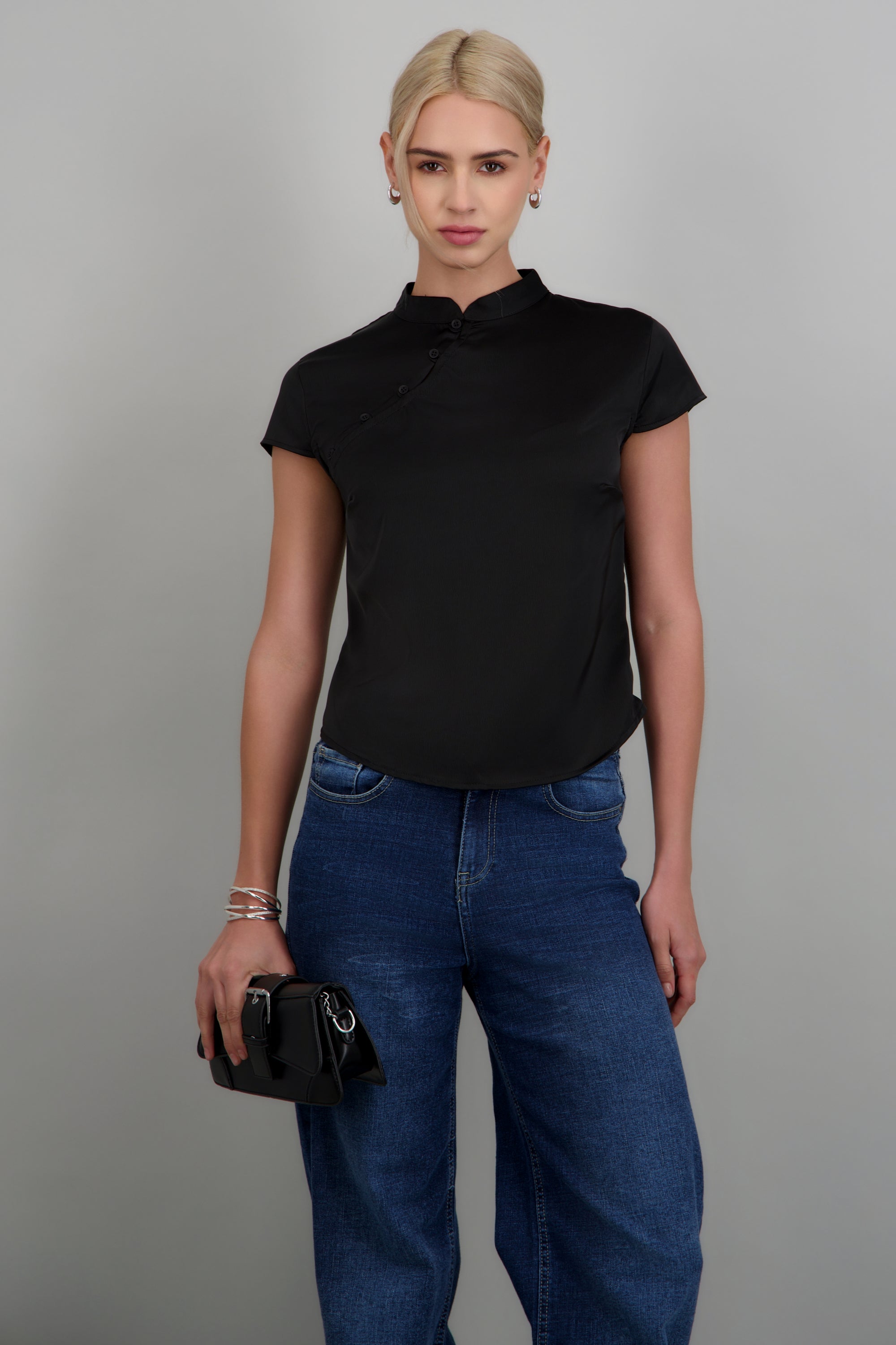 Top cuello mao botones NEGRO