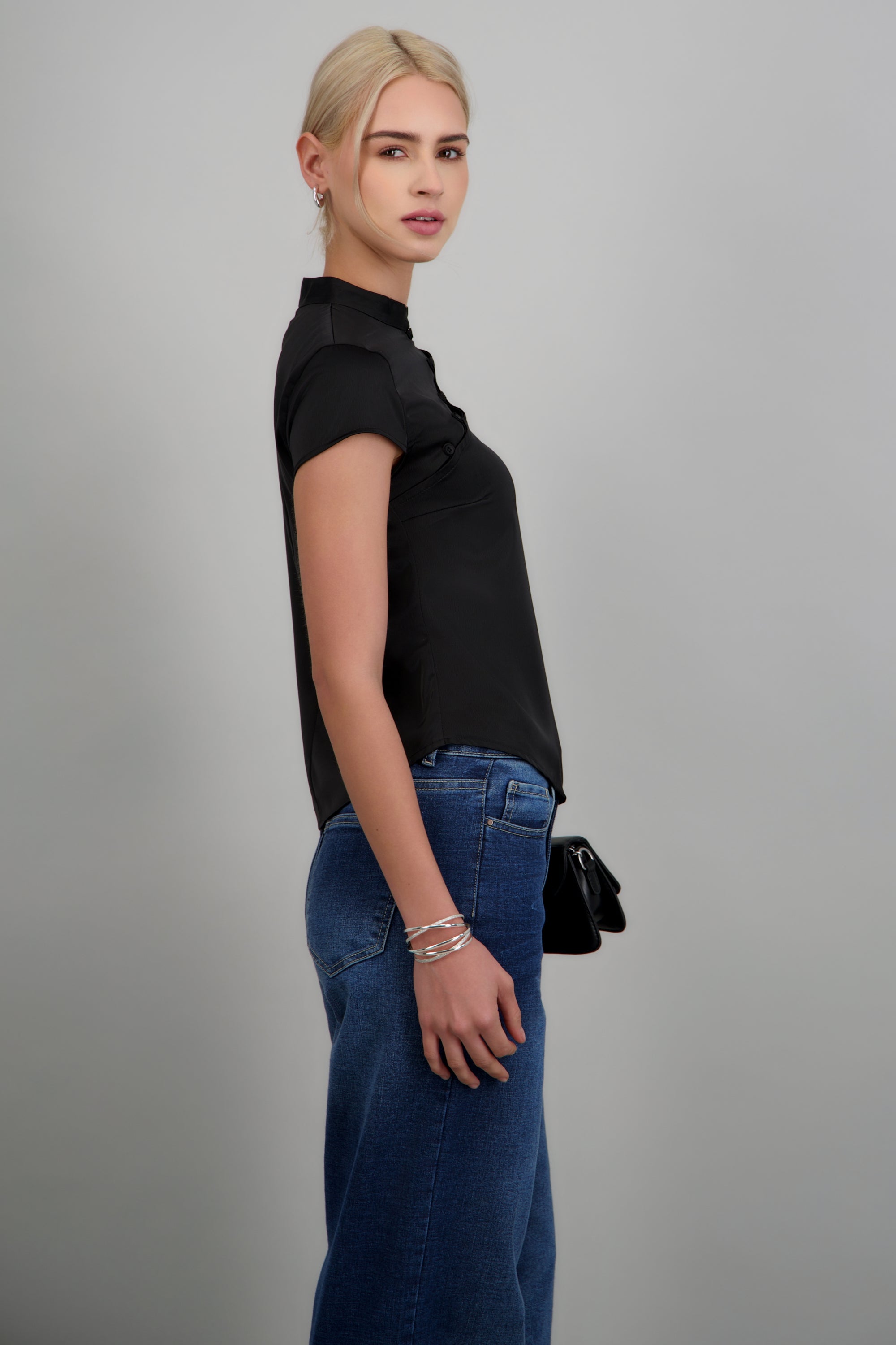 Top cuello mao botones NEGRO