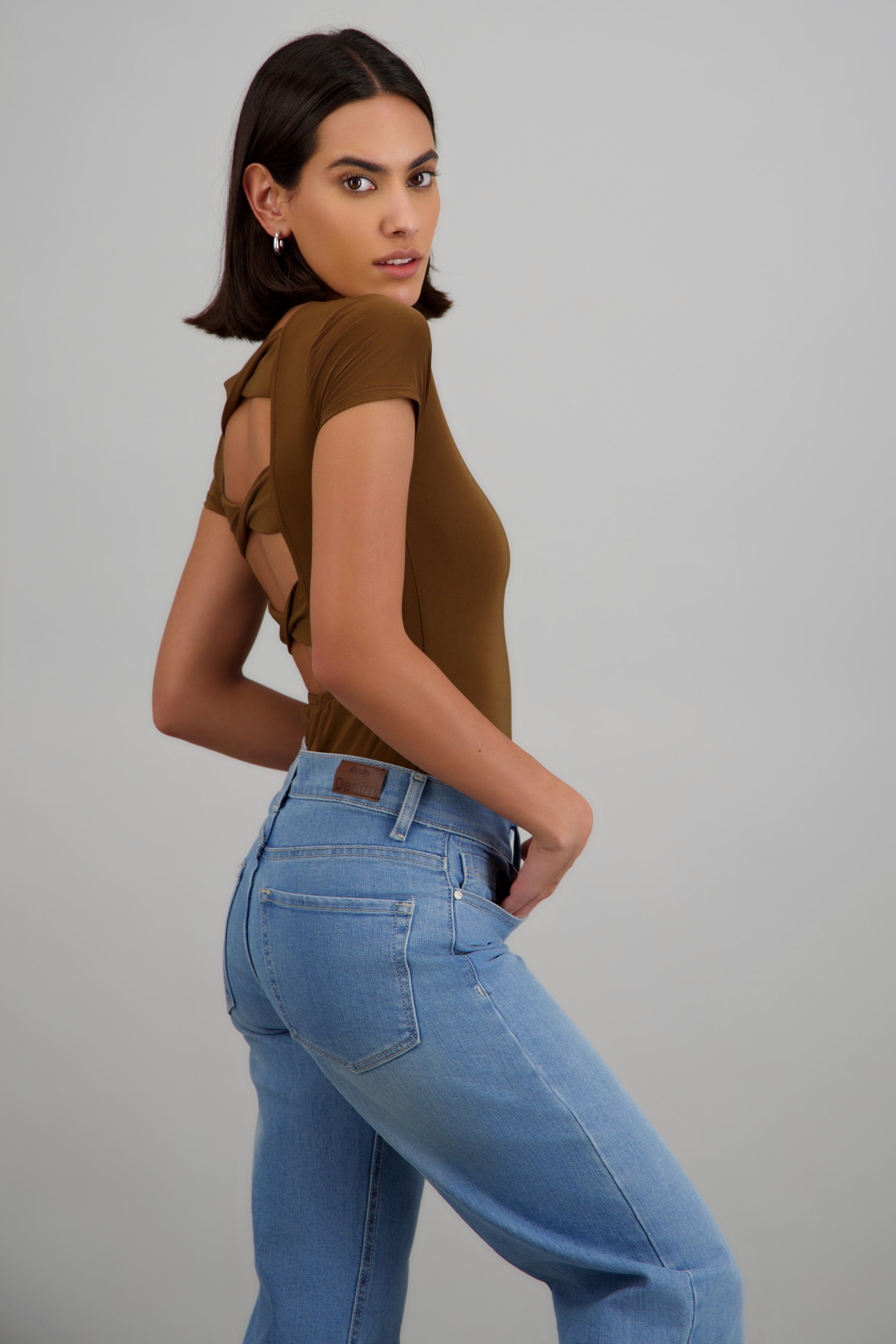 Bodysuit manga corta escote espalda CHOCOLATE