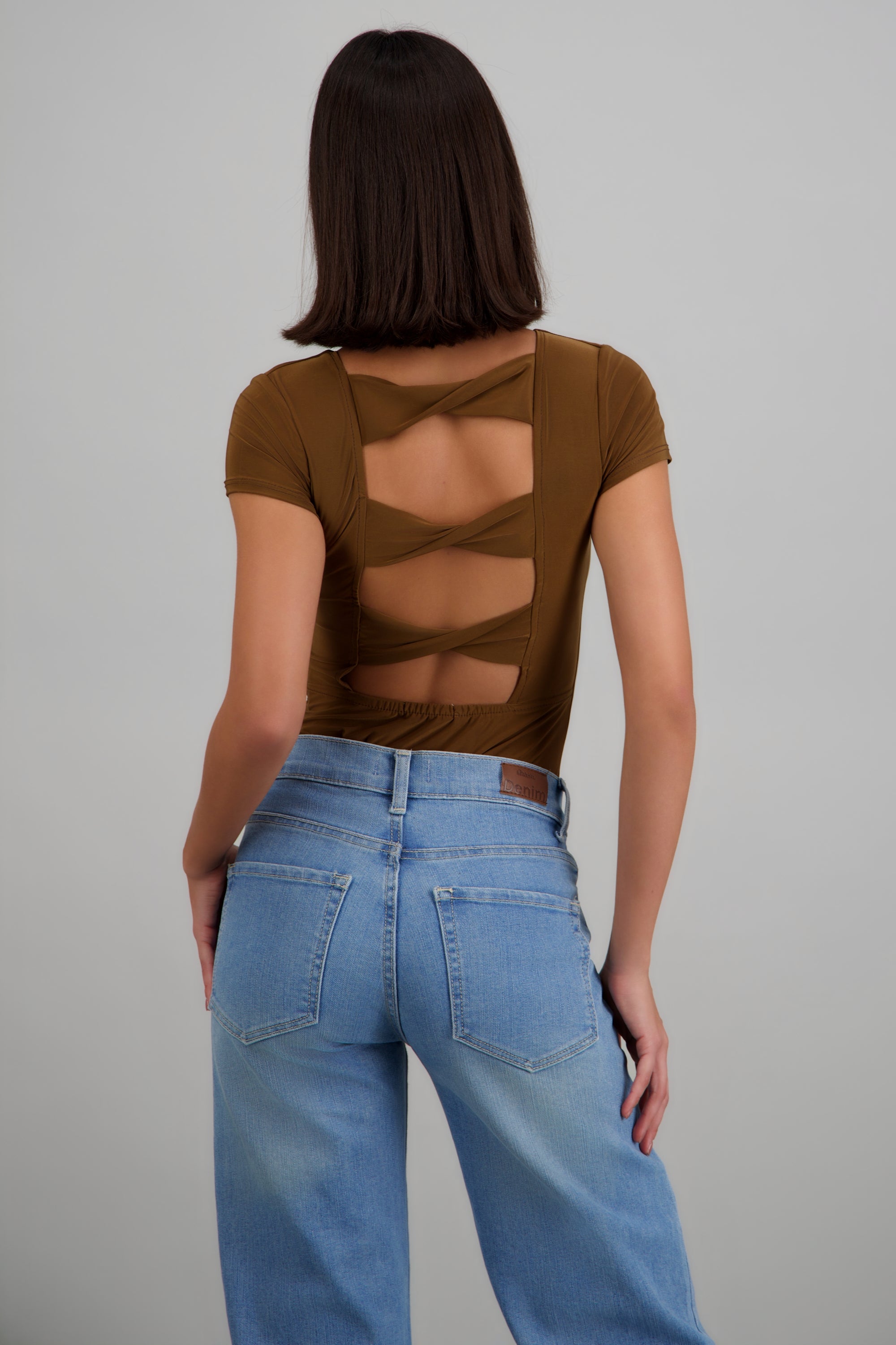 Bodysuit manga corta escote espalda CHOCOLATE