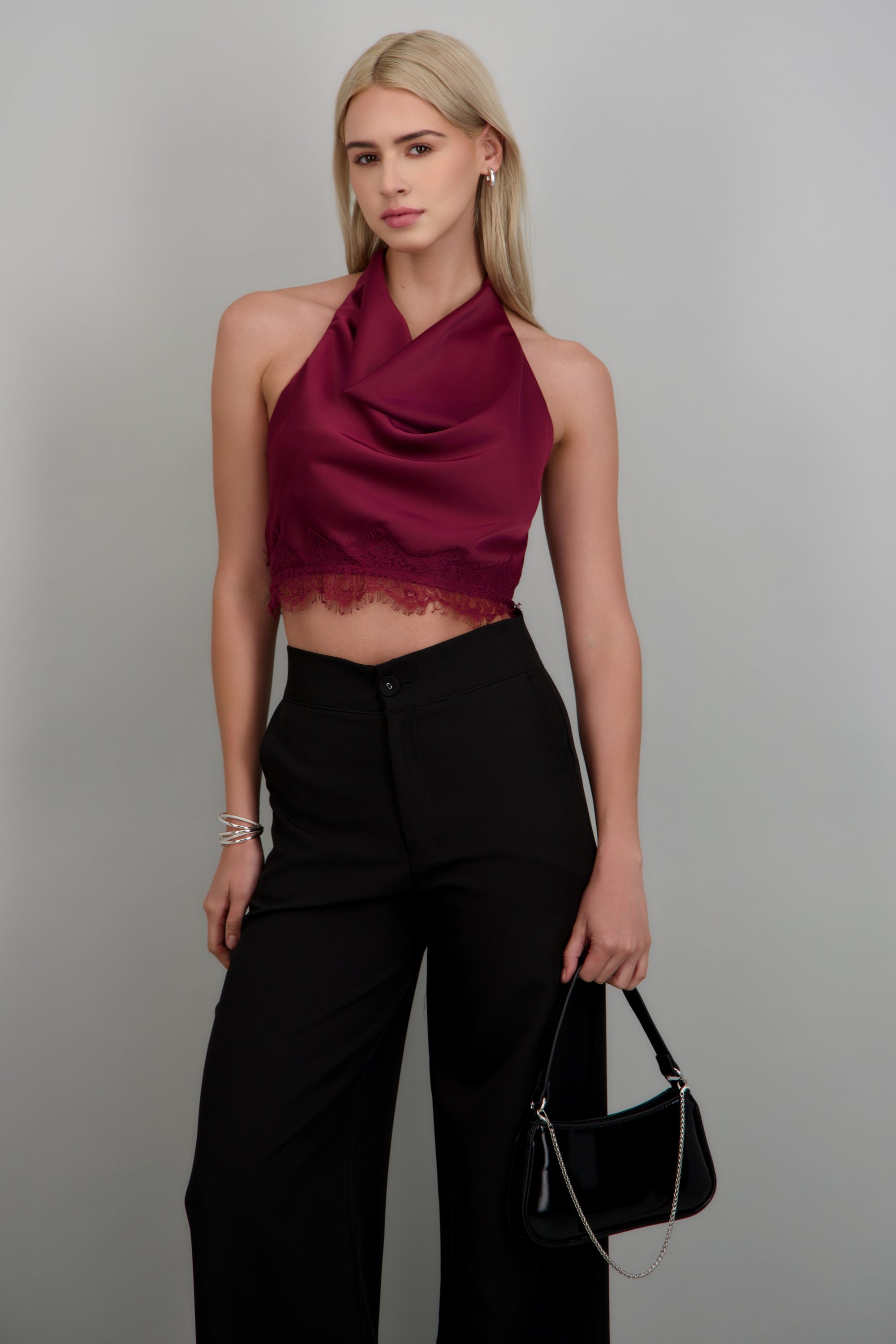 Top escote cascada halter con encaje VINO