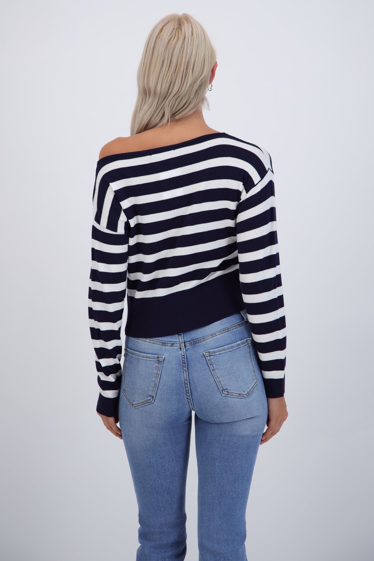 Suéter ligero rayas off shoulder AZUL MARINO COMBO