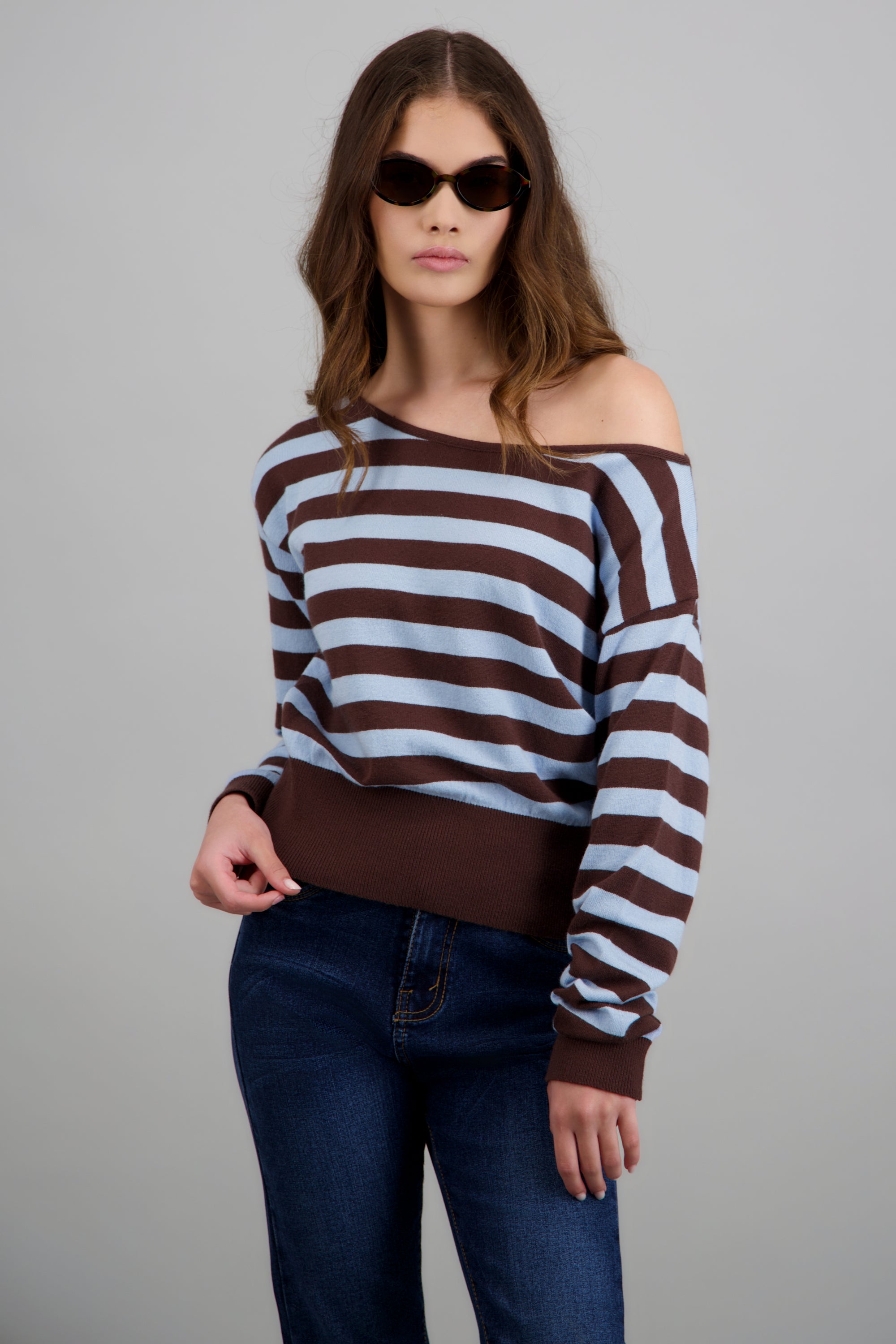 Suéter ligero rayas off shoulder AZUL COMBO