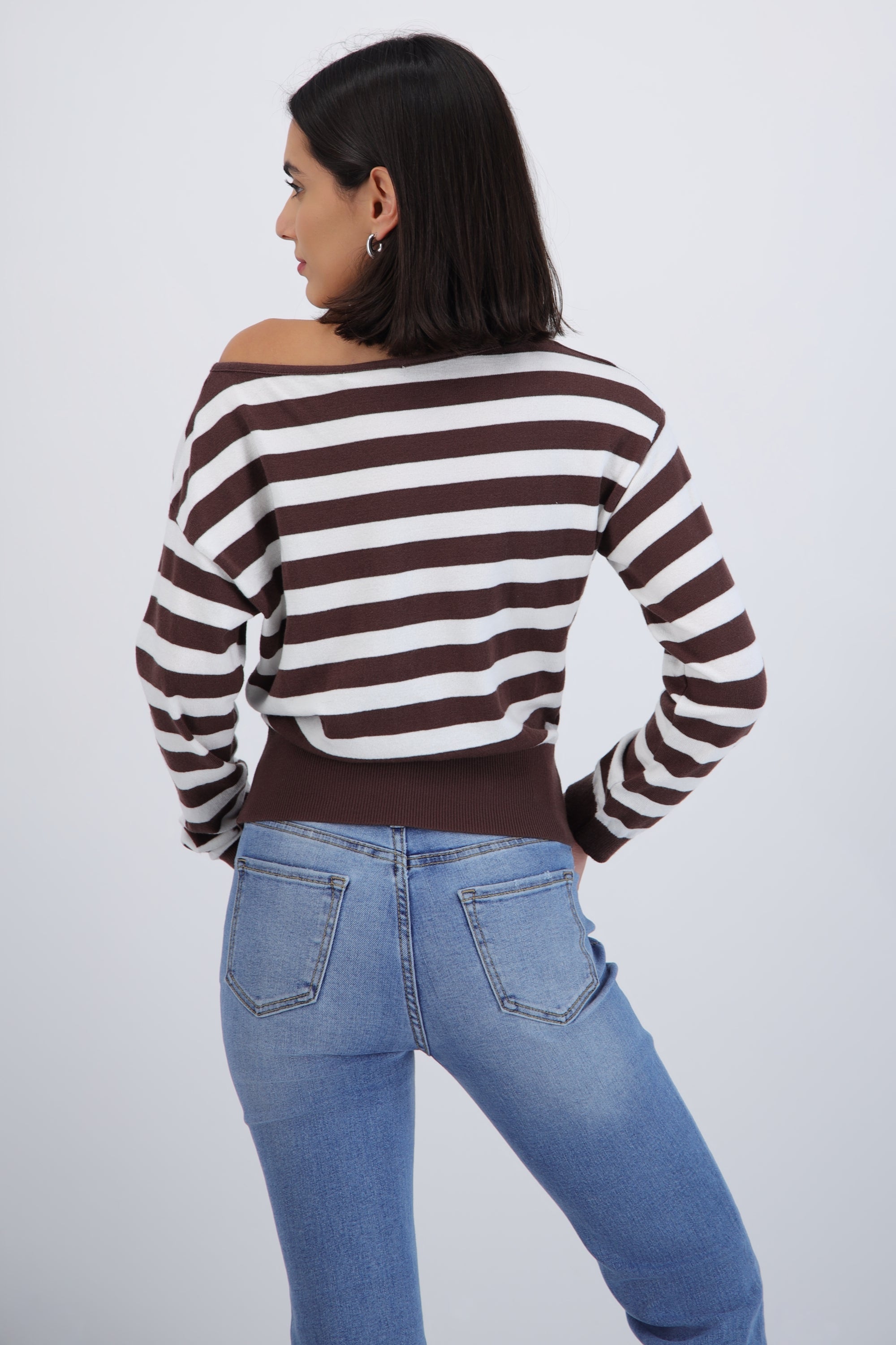 Suéter ligero rayas off shoulder