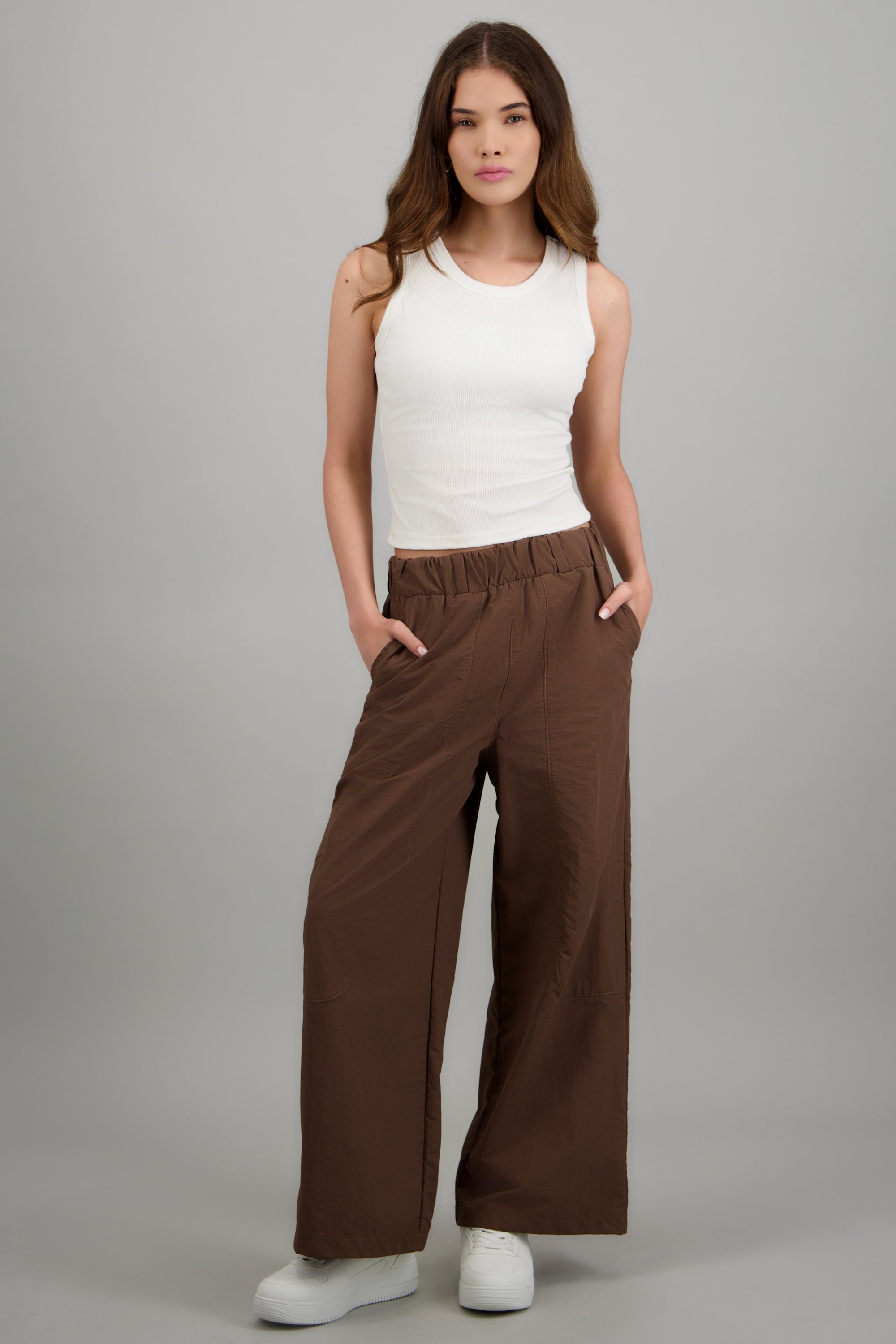 Pantalon wide leg detalle cinturon CAFE